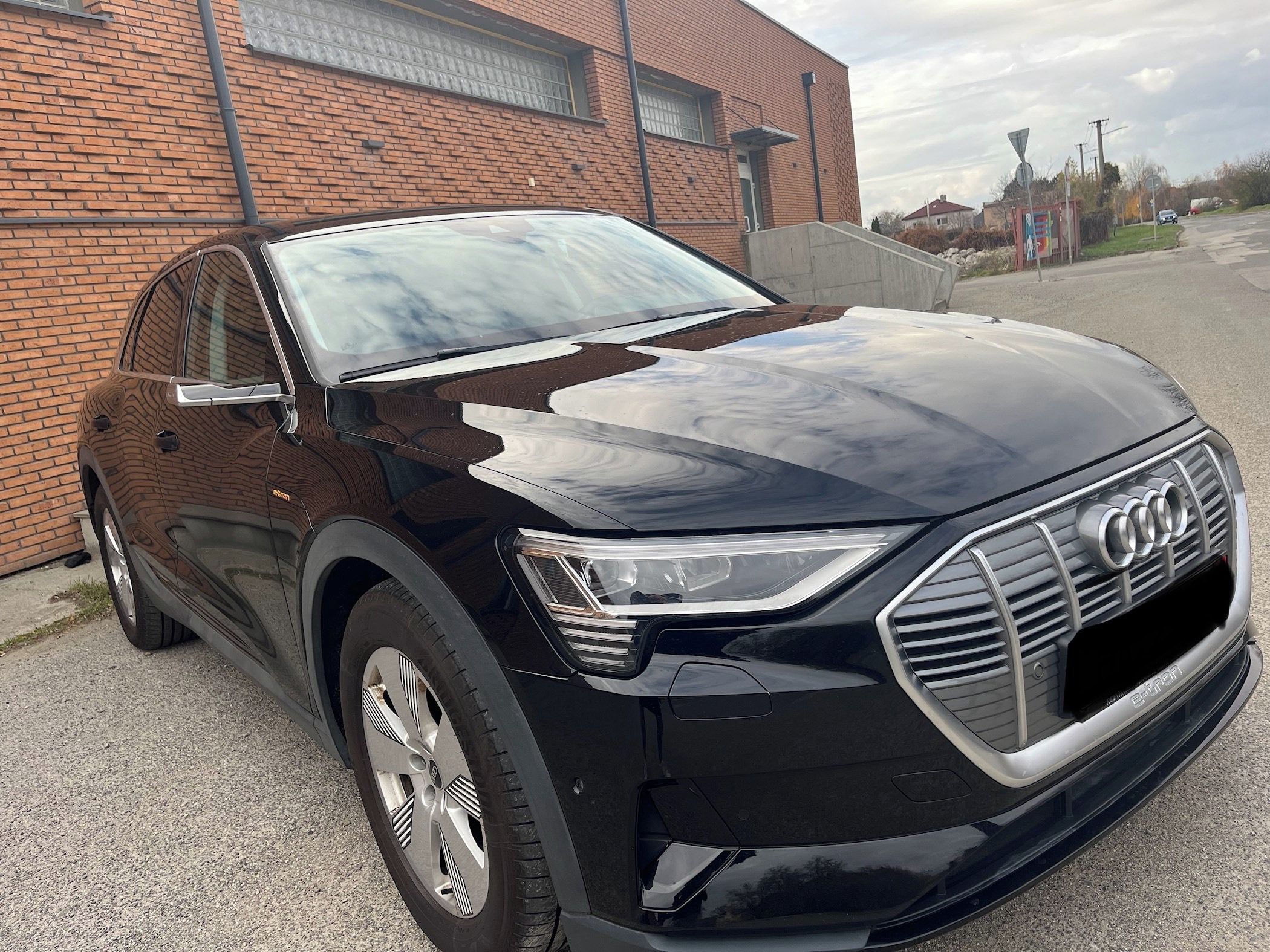Audi e-tron, Audi e-tron 50 - fotka 3