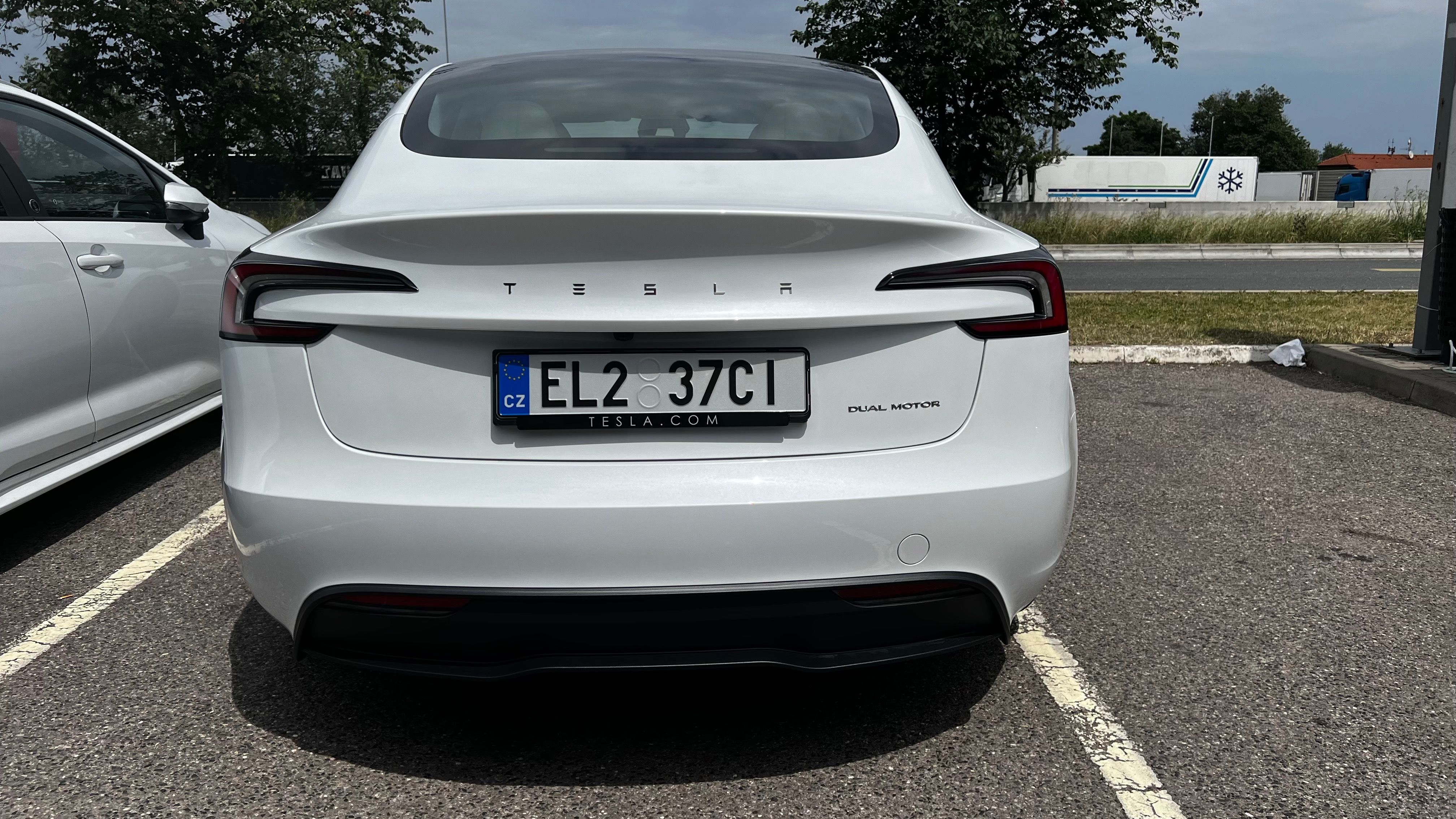 Tesla Model 3, Highland Long Range AWD - fotka 3