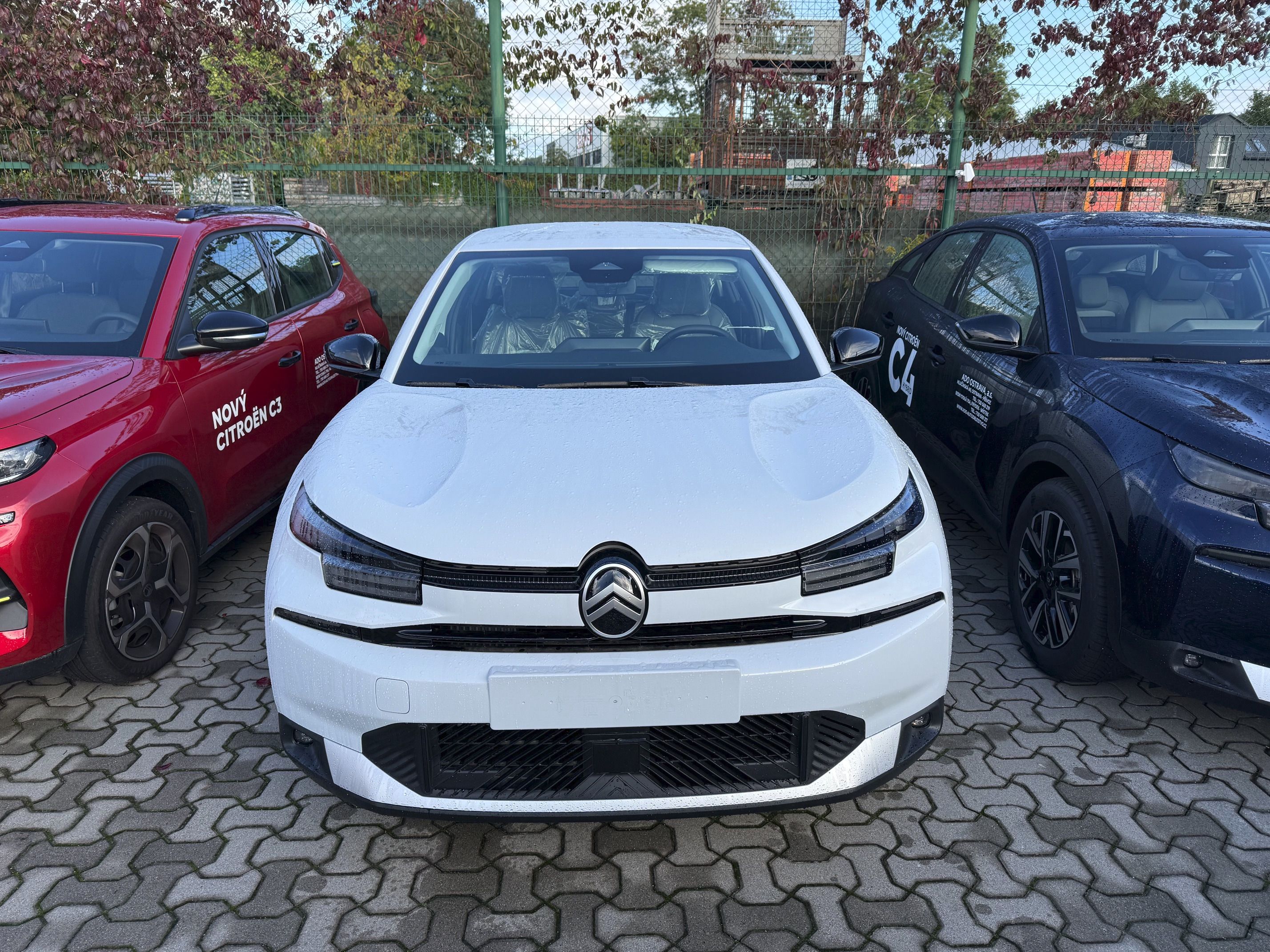 Citroën C4, PLUS Hybrid 145k Automatic - fotka 2