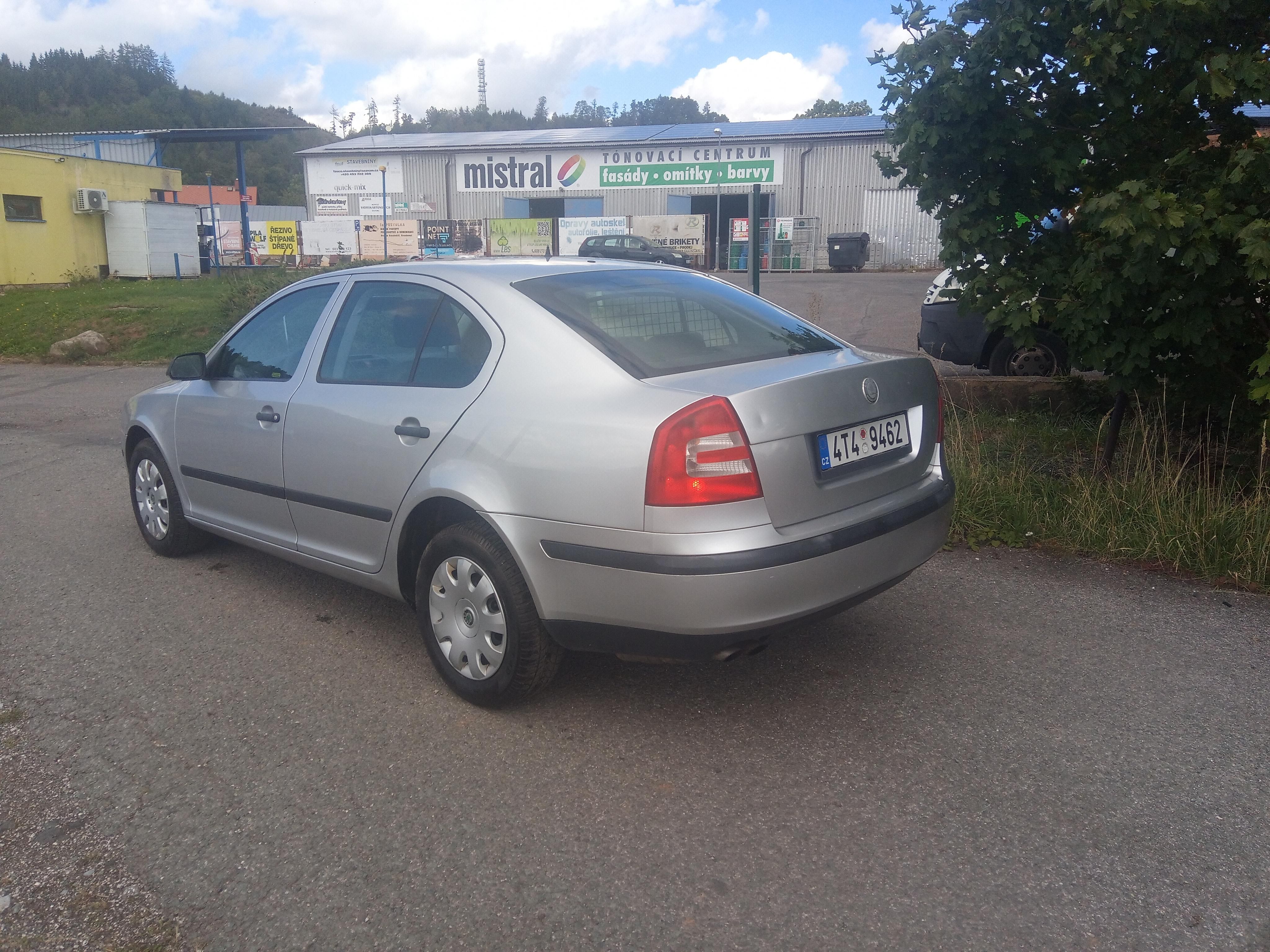 Škoda Octavia, 1,8 TSi - serviska - fotka 4