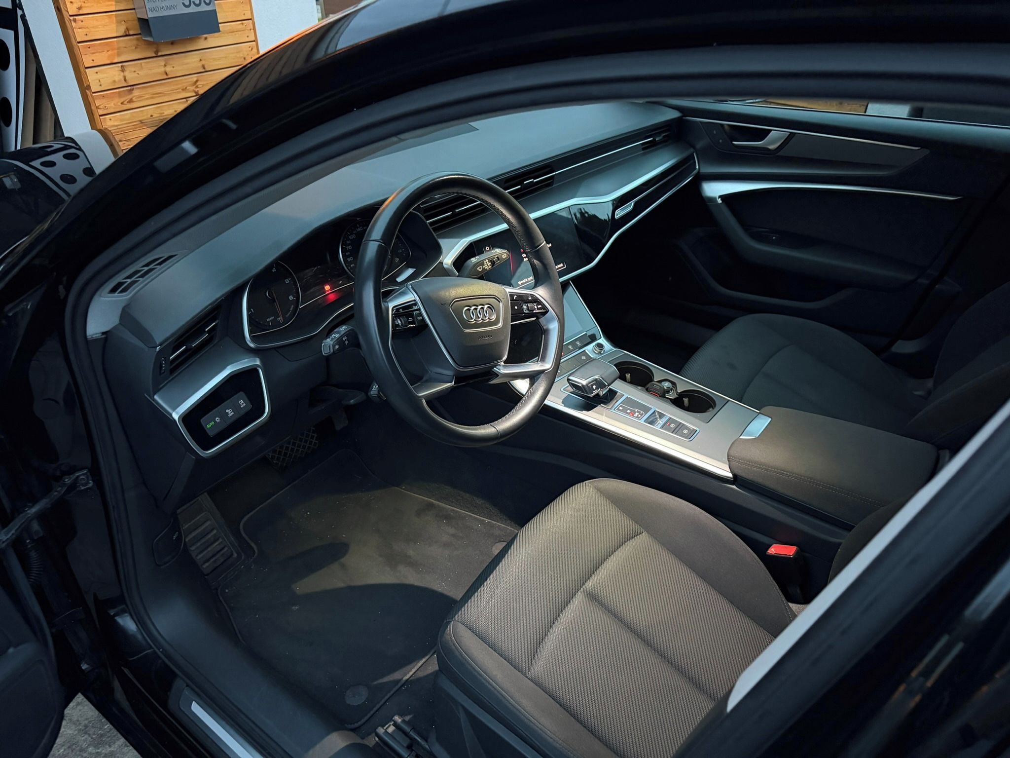 Audi A6 Avant, Rozvody, Setrvačník, Kamera - fotka 6