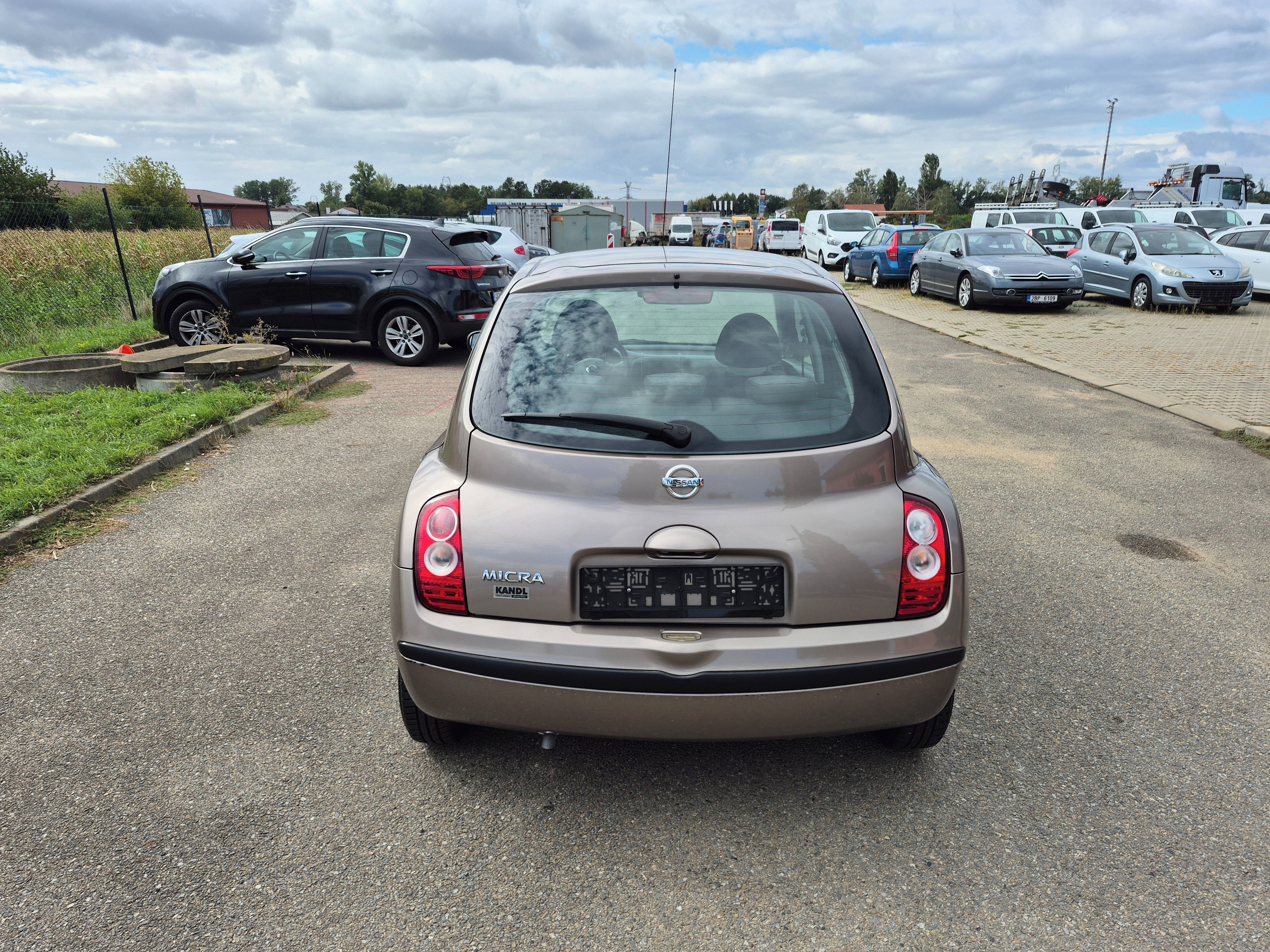 Nissan Micra, 1,2i, 48kW, klima - fotka 5
