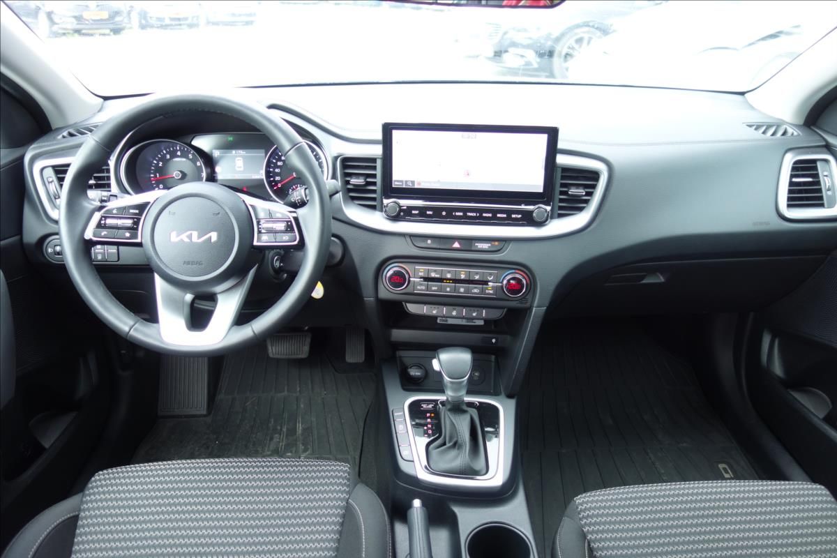 Kia Cee´d, 1,5 T-GDi,ČR,1 MAJ.,SERV.KN. - fotka 5