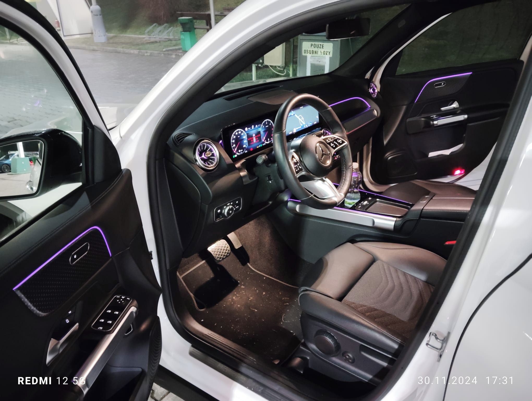 Mercedes-Benz GLB, Mercedes-Benz GLB 200 d 4MATIC - fotka 3
