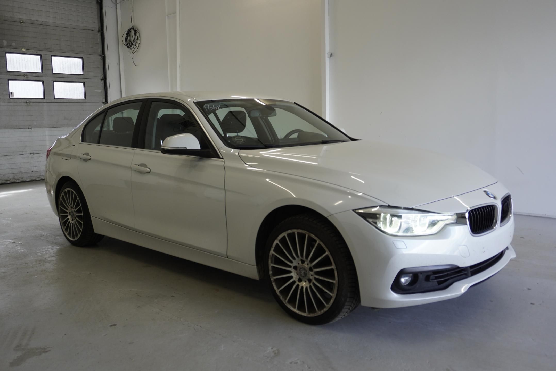 BMW Řada 3, 320i 135kW AUTOMAT - fotka 3