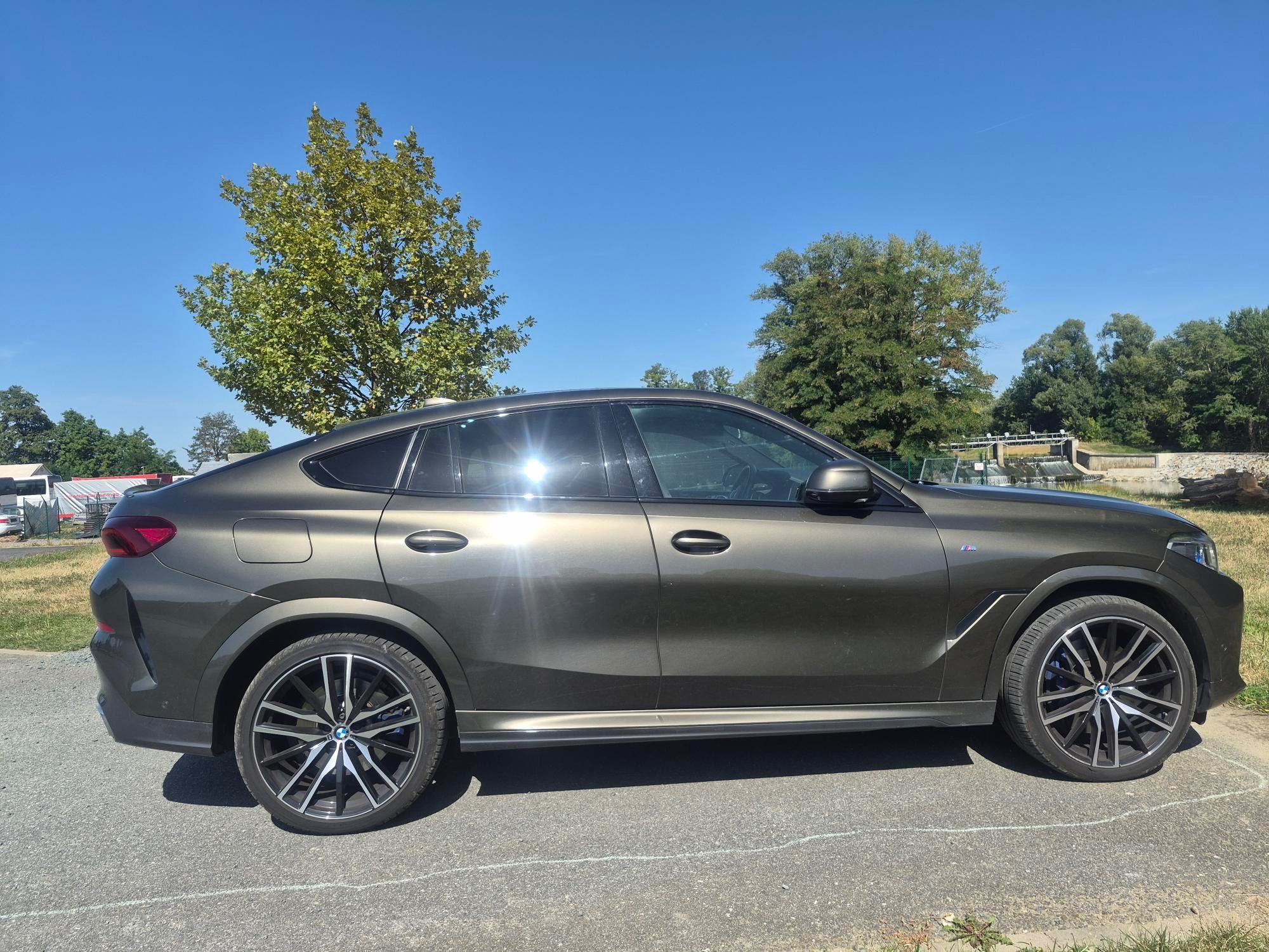 BMW, BMW X6 40i - fotka 4