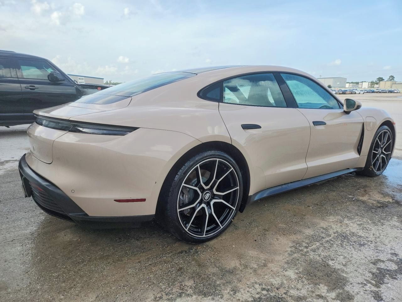 Porsche Taycan, Auto na cestě - fotka 4