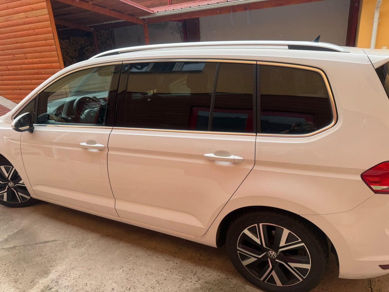 Volkswagen Touran, 2.0 TDI 7 míst - fotka 3