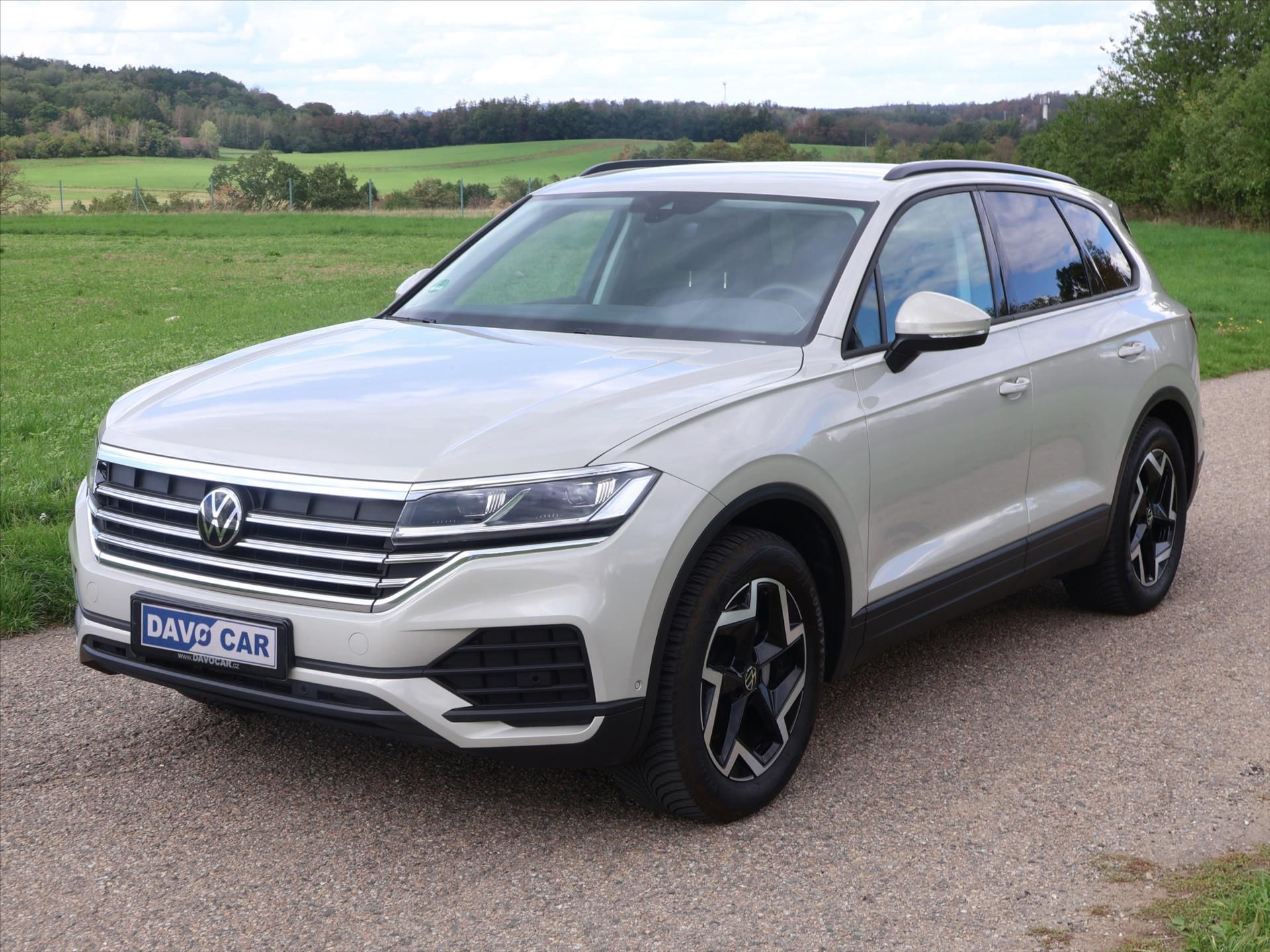 Volkswagen Touareg, 3,0 TDI 170kW Limited Tiptroni - fotka 3