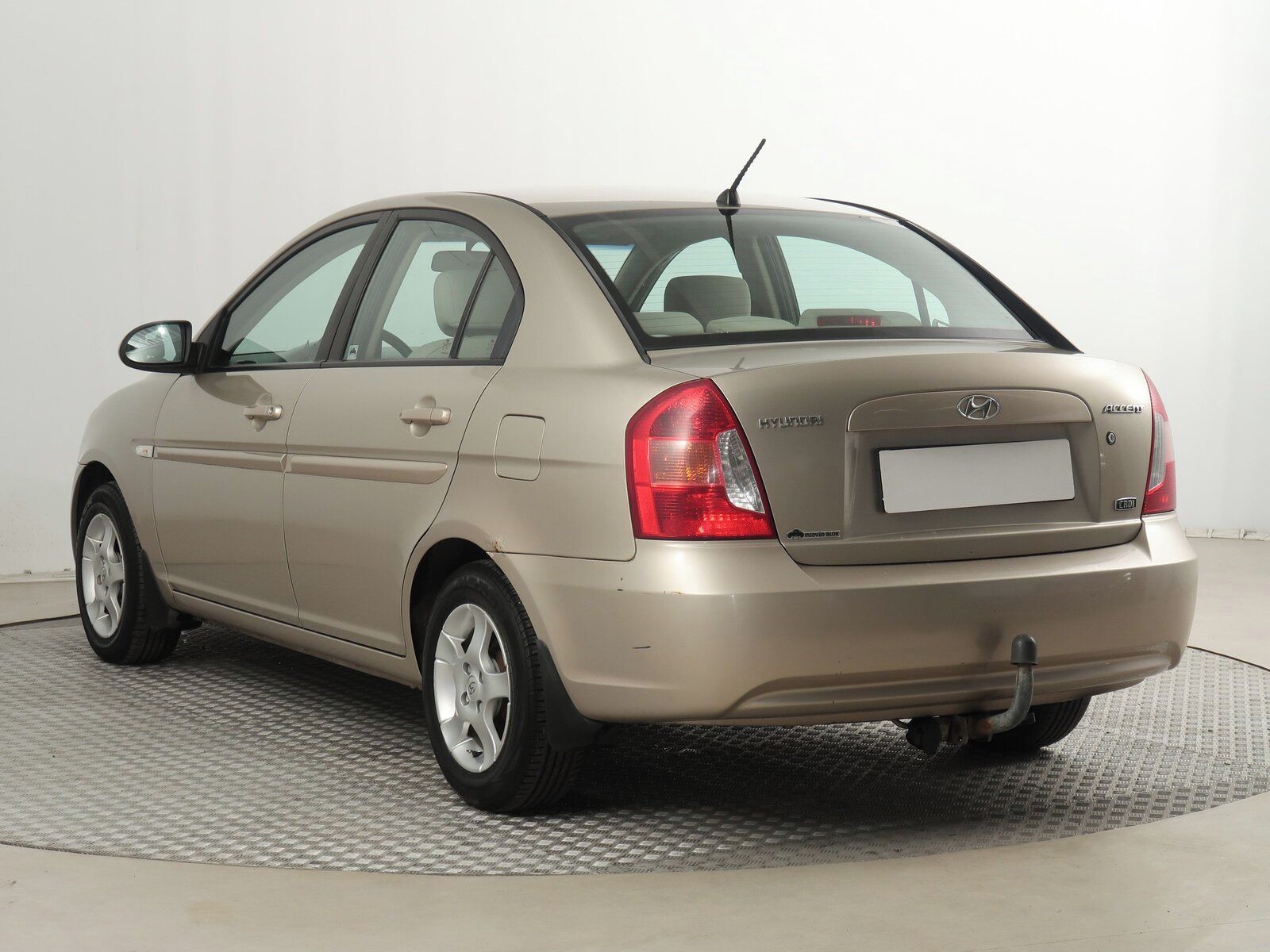 Hyundai Accent, 1.5 CRDi, ČR,1.maj, Tažné - fotka 4