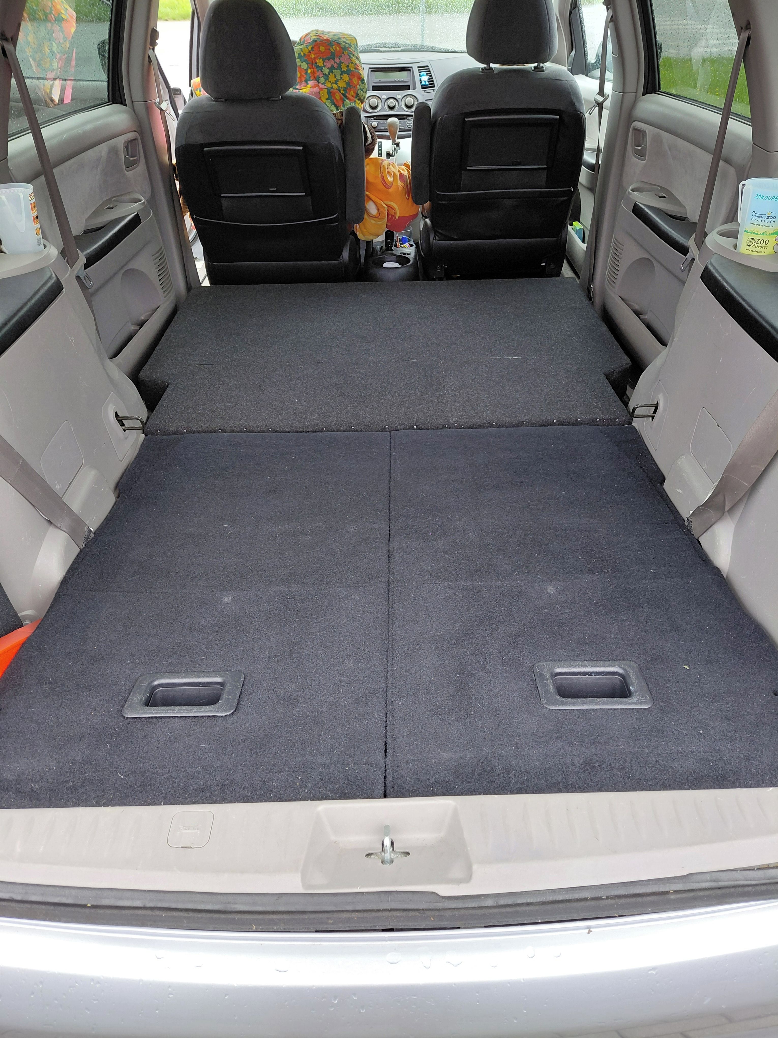 Mitsubishi Grandis - fotka 2