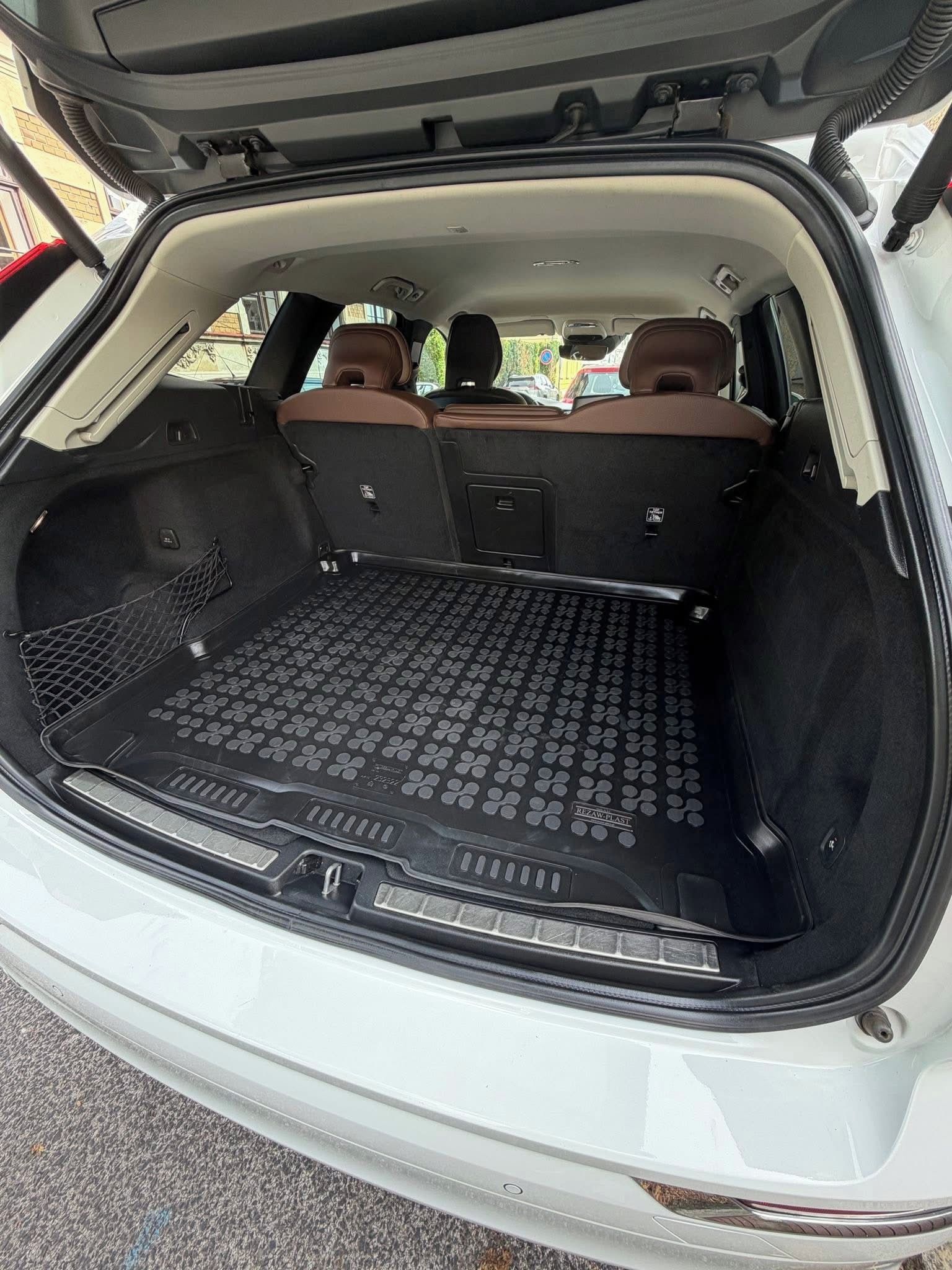 Volvo XC60, Rodinný dělo do hor - fotka 3