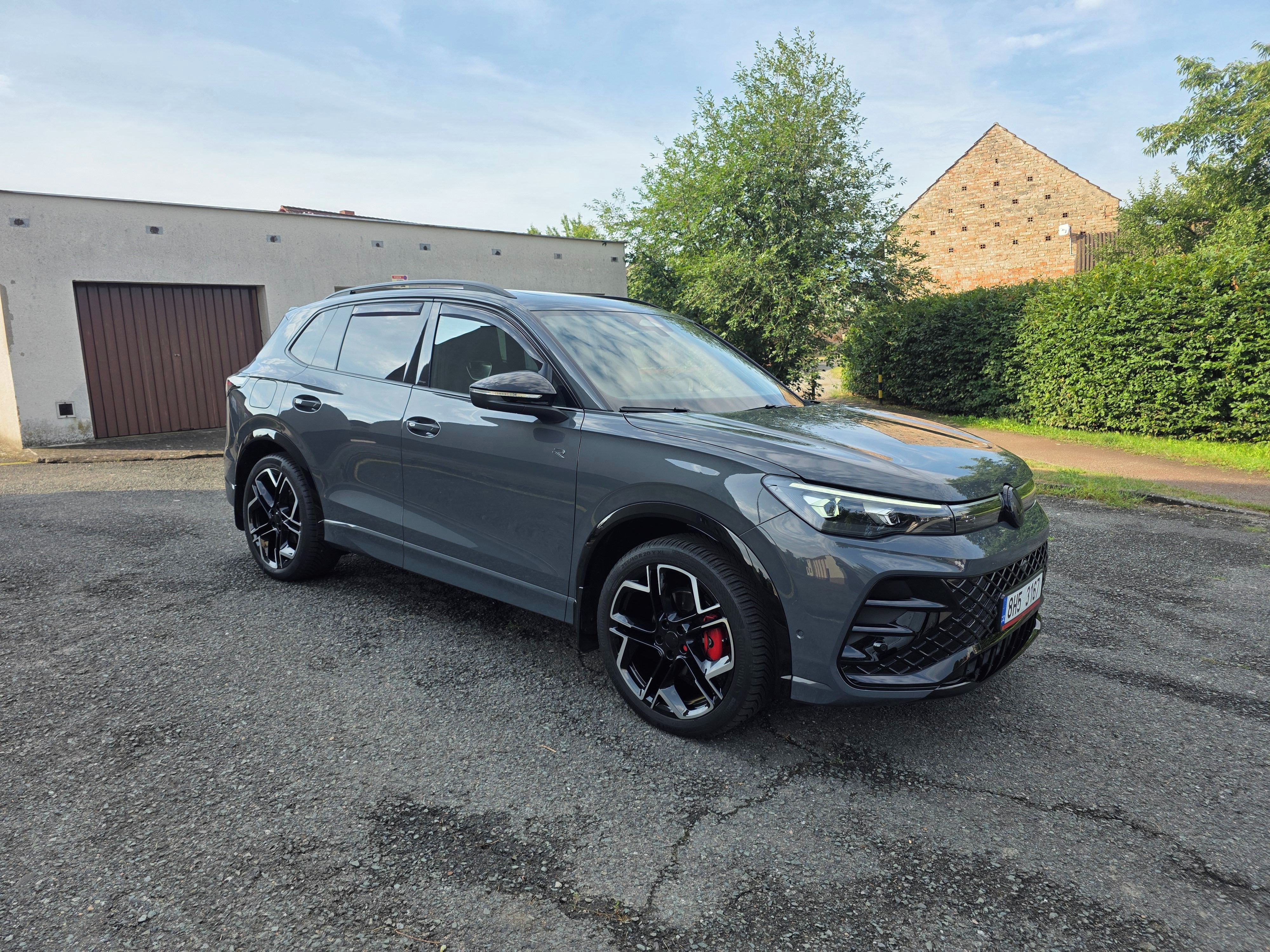 Volkswagen Tiguan, VW Tiguan - TOP STAV - 12690Km - fotka 4