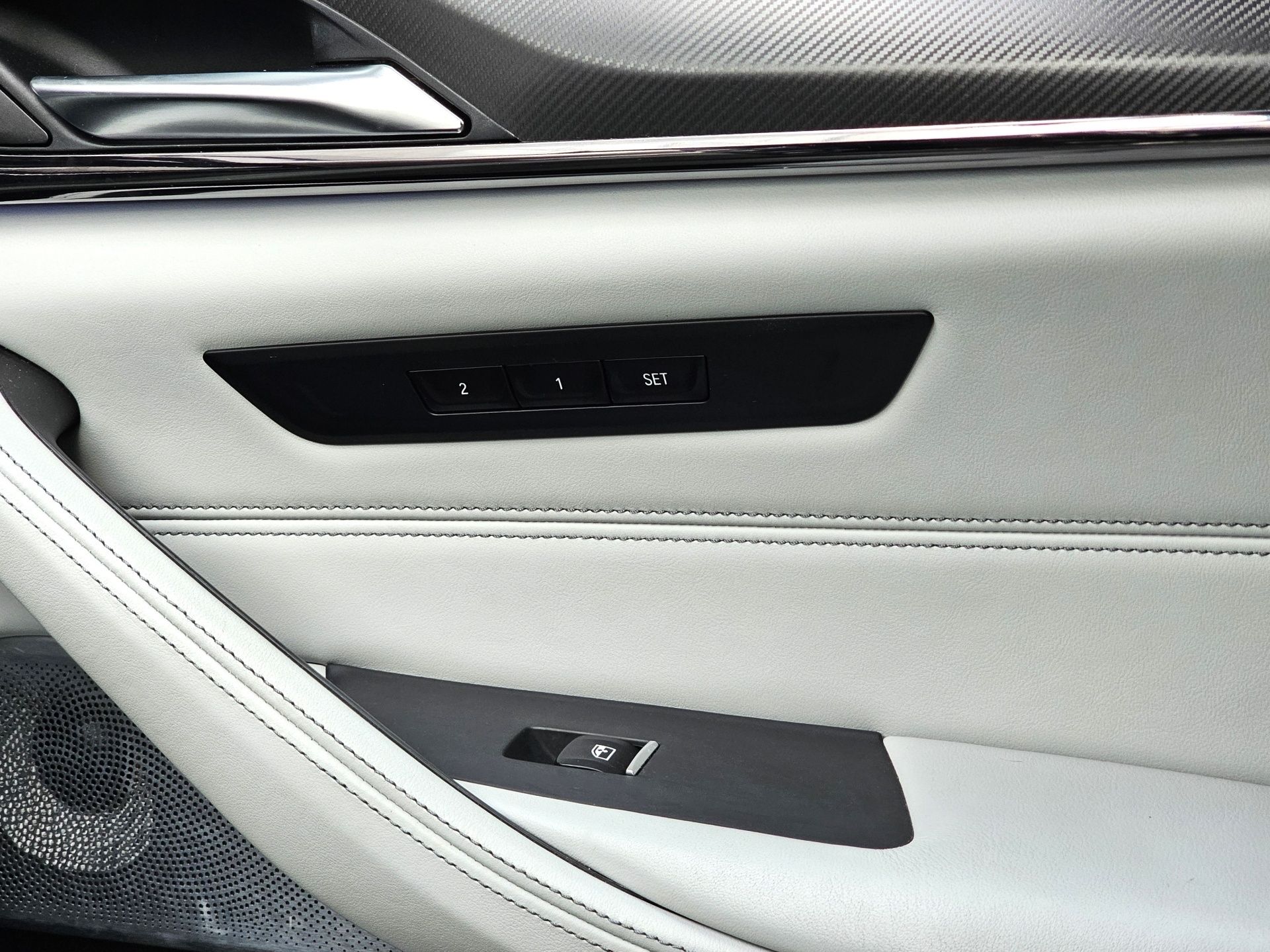 BMW M5, 4.4 V8 441 kW - fotka 6
