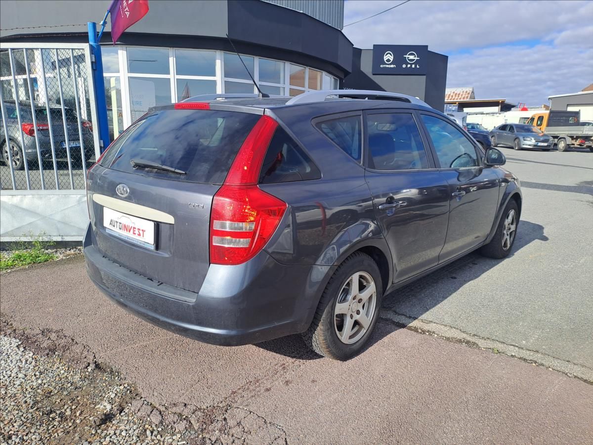 Kia Cee´d, 1,6 CRDi - fotka 3