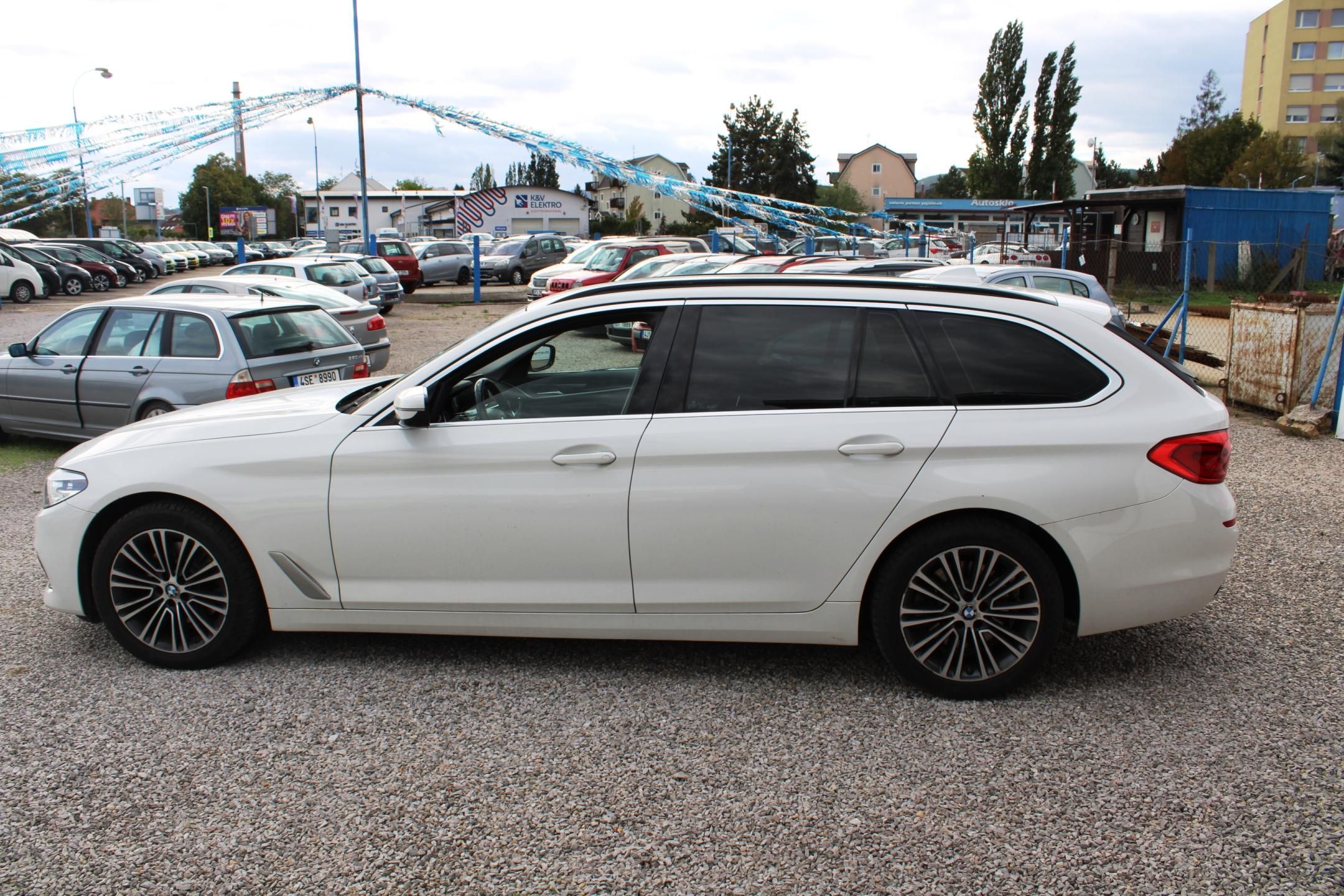 BMW Řada 5, 520d SPORT X-DRIVE LED KŮŽE - fotka 4