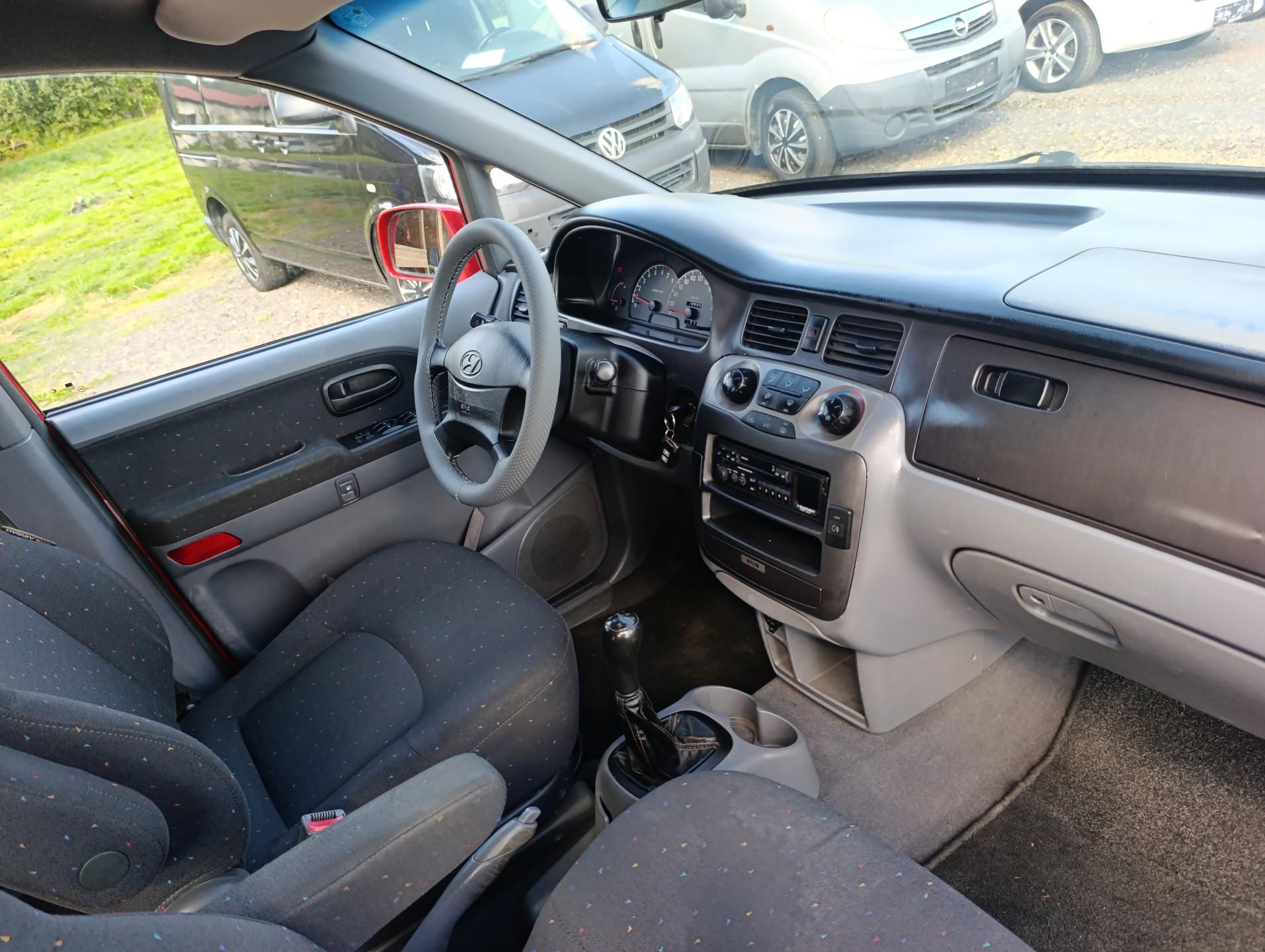 Hyundai Trajet, 2.0  16V  7 míst - fotka 5