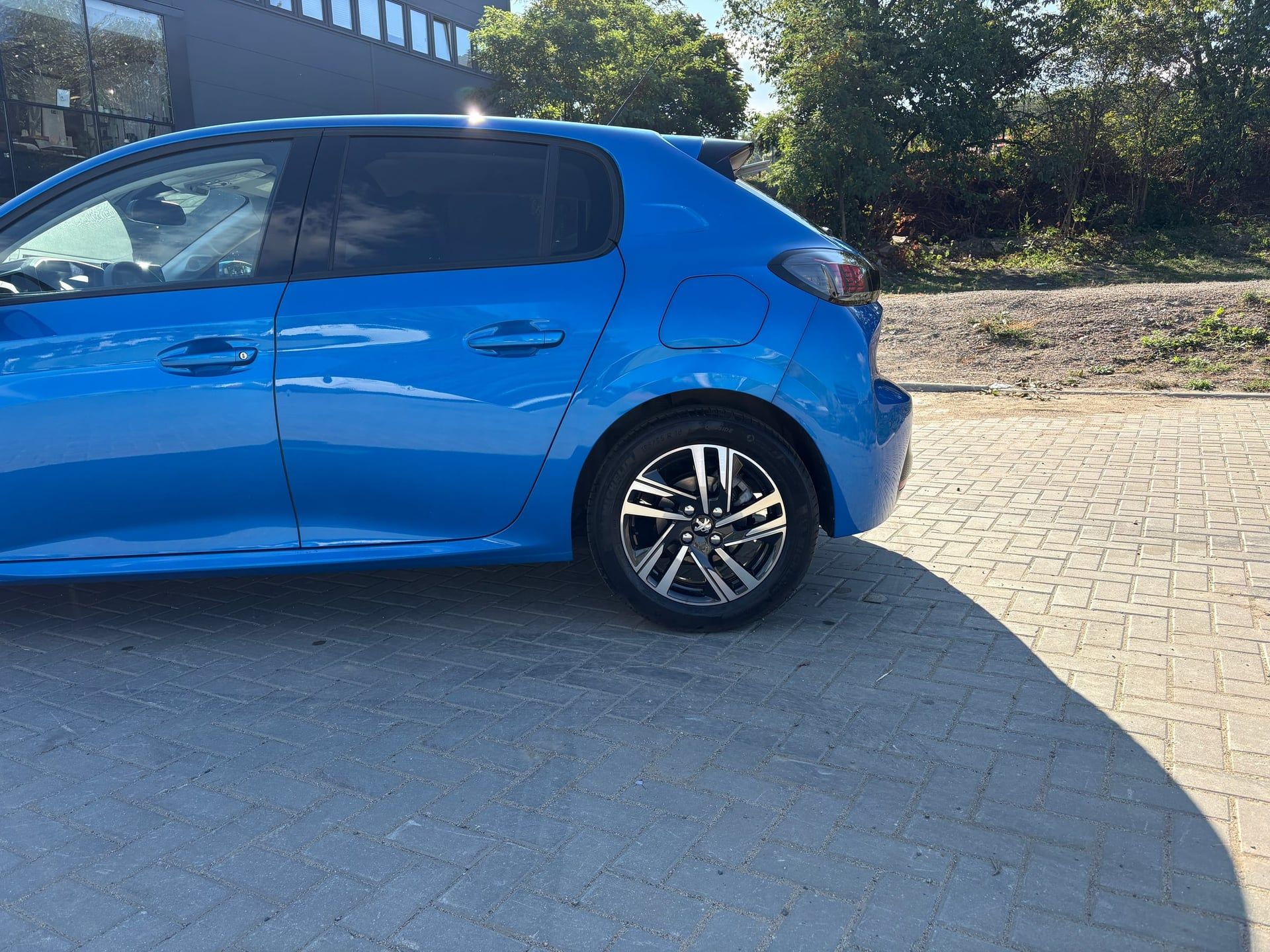 Peugeot 208, 1.2 PureTech/Allure/servis/ČR - fotka 4