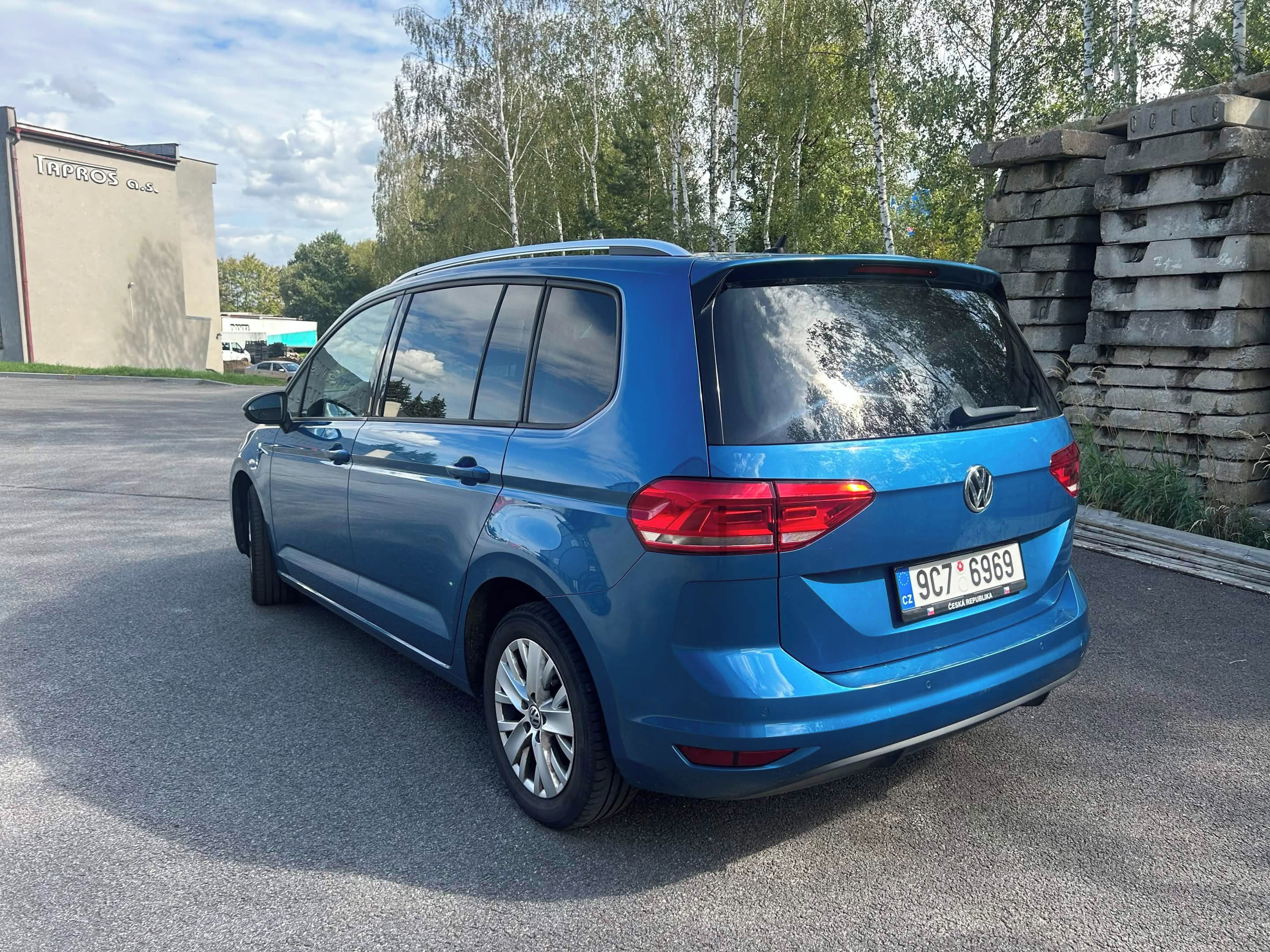 Volkswagen Touran, *1.6 TDI* *85 KW* 7 MÍST* - fotka 6