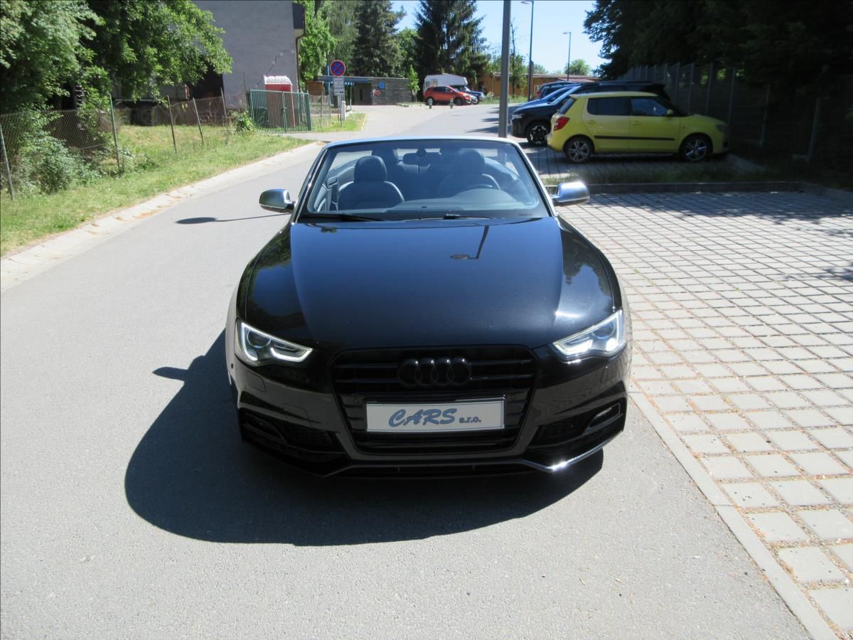 Audi A5, 3,0 TDi 4x4 Navi S-Line B&O - fotka 5