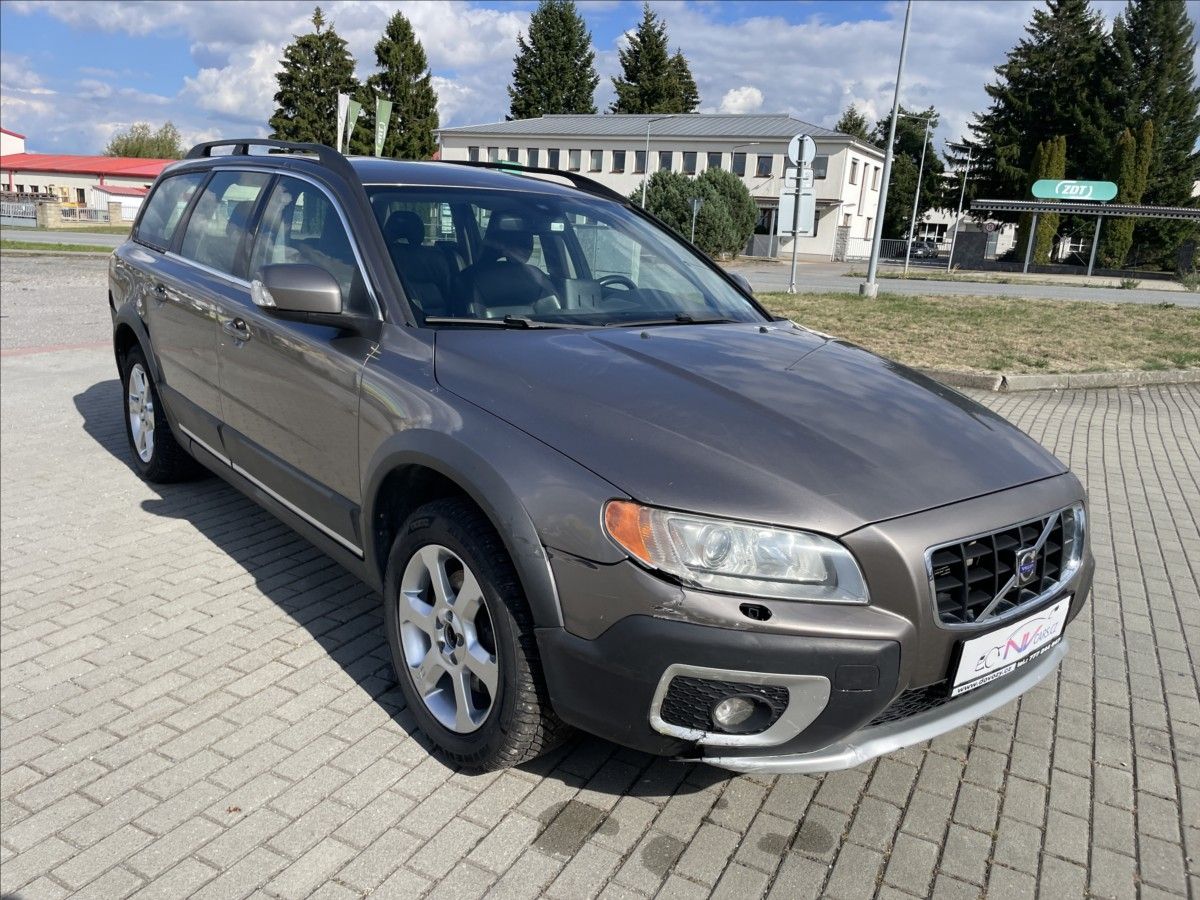 Volvo XC70, 2,4 D5 151kw AWD Geartronic Mo - fotka 6