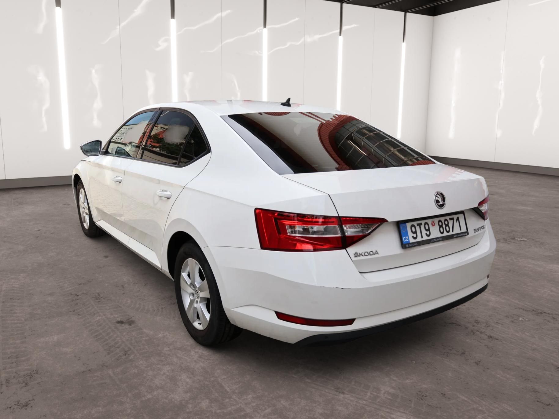 Škoda Superb - fotka 2