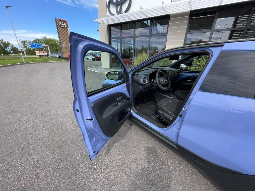 Toyota Aygo, 1.5 Hybrid automat Style Smart - fotka 5