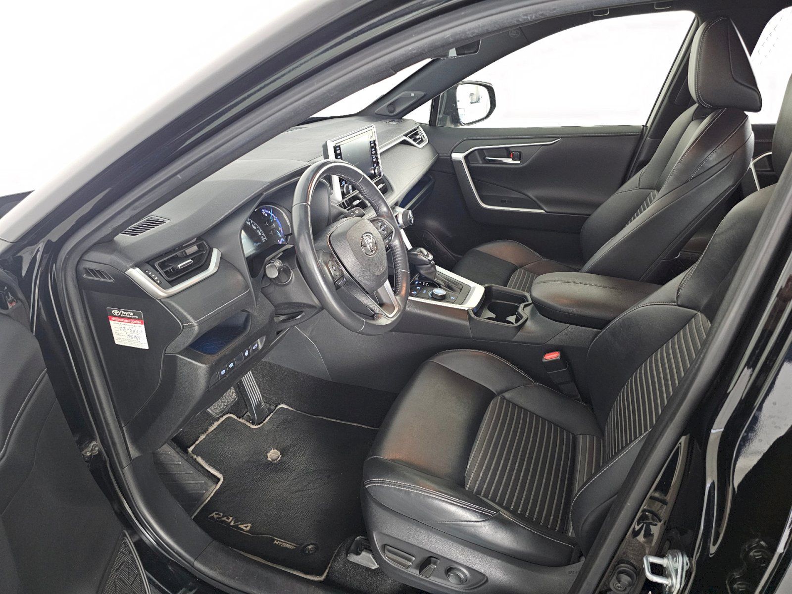 Toyota Rav4, 2.5HEV 4x4 222k JBL BLACK EDIT - fotka 6