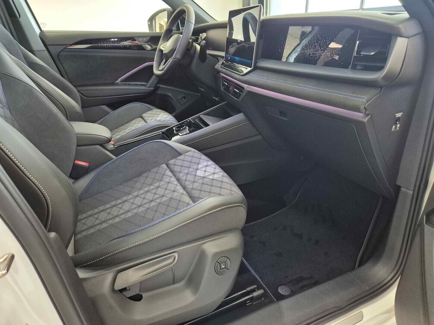 Volkswagen Tayron, R-Line People 2,0 TSI 150 kW - fotka 6