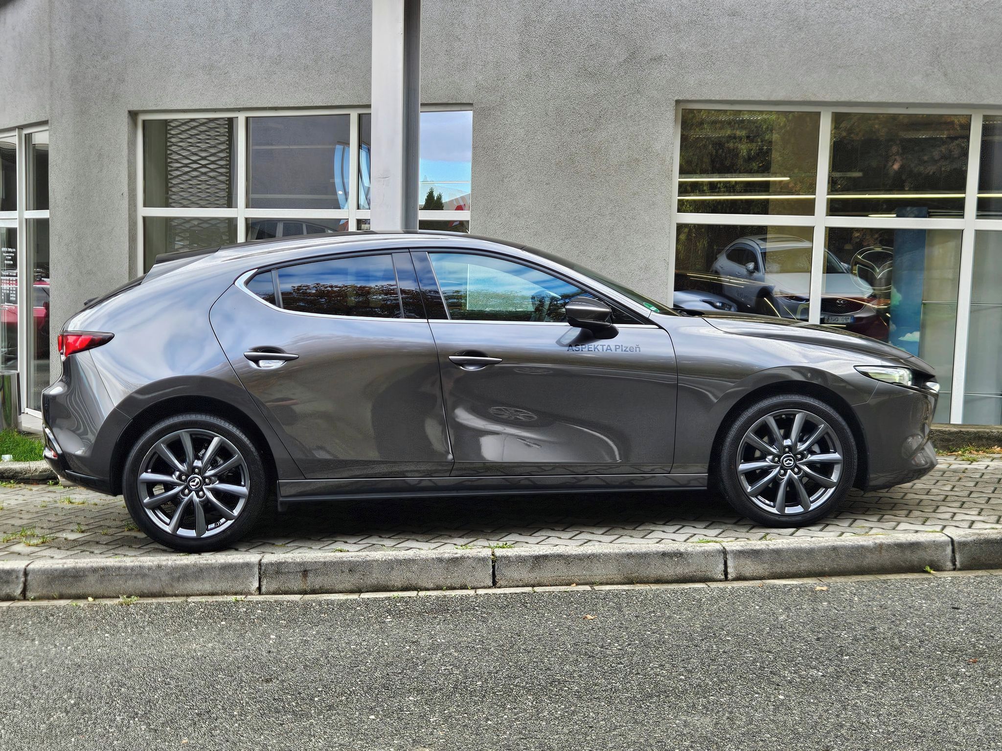 Mazda 3, 2.5l e-SKYACTIV G, 1.majitel - fotka 6