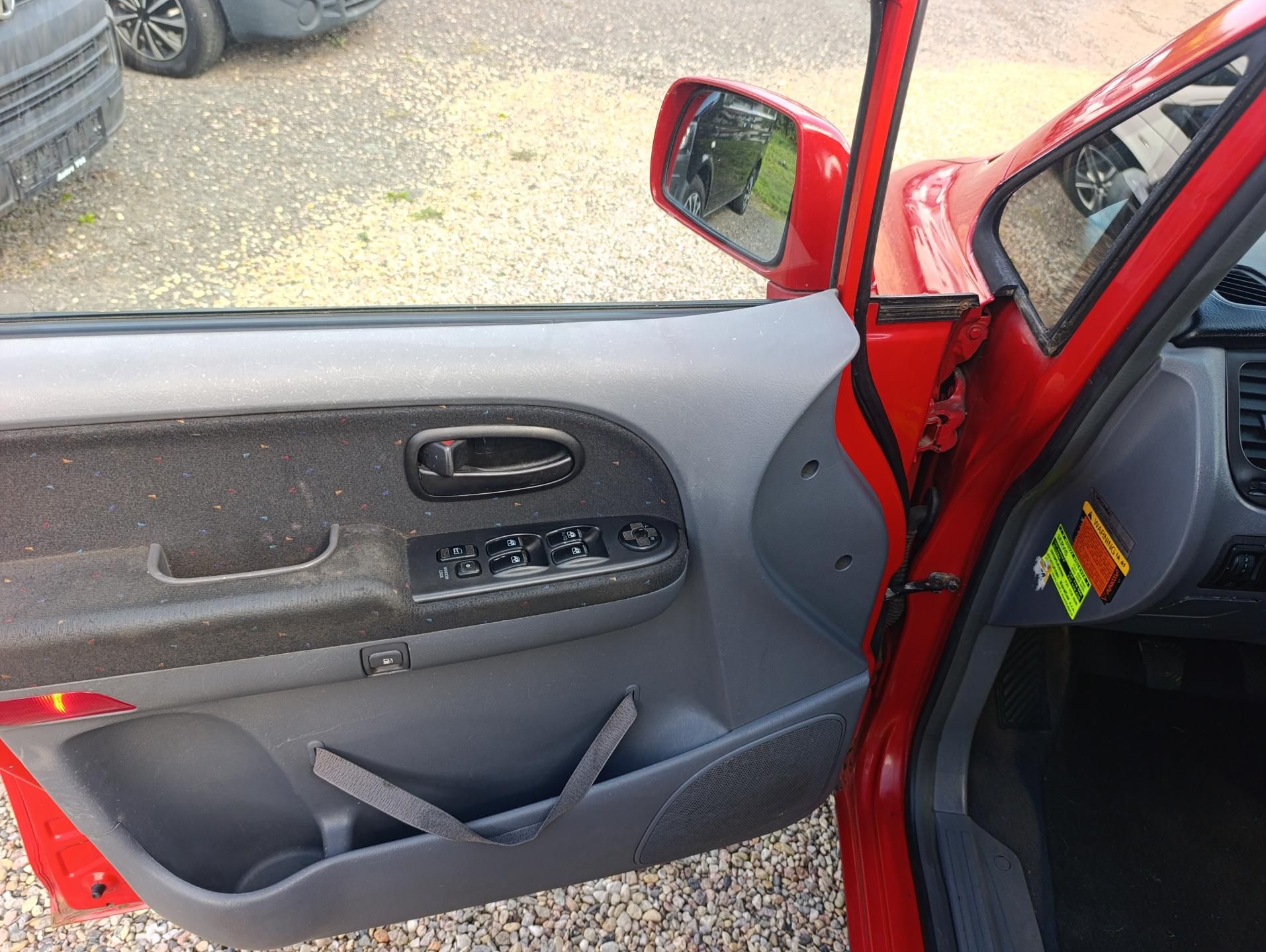 Hyundai Trajet, 2.0  16V  7 míst