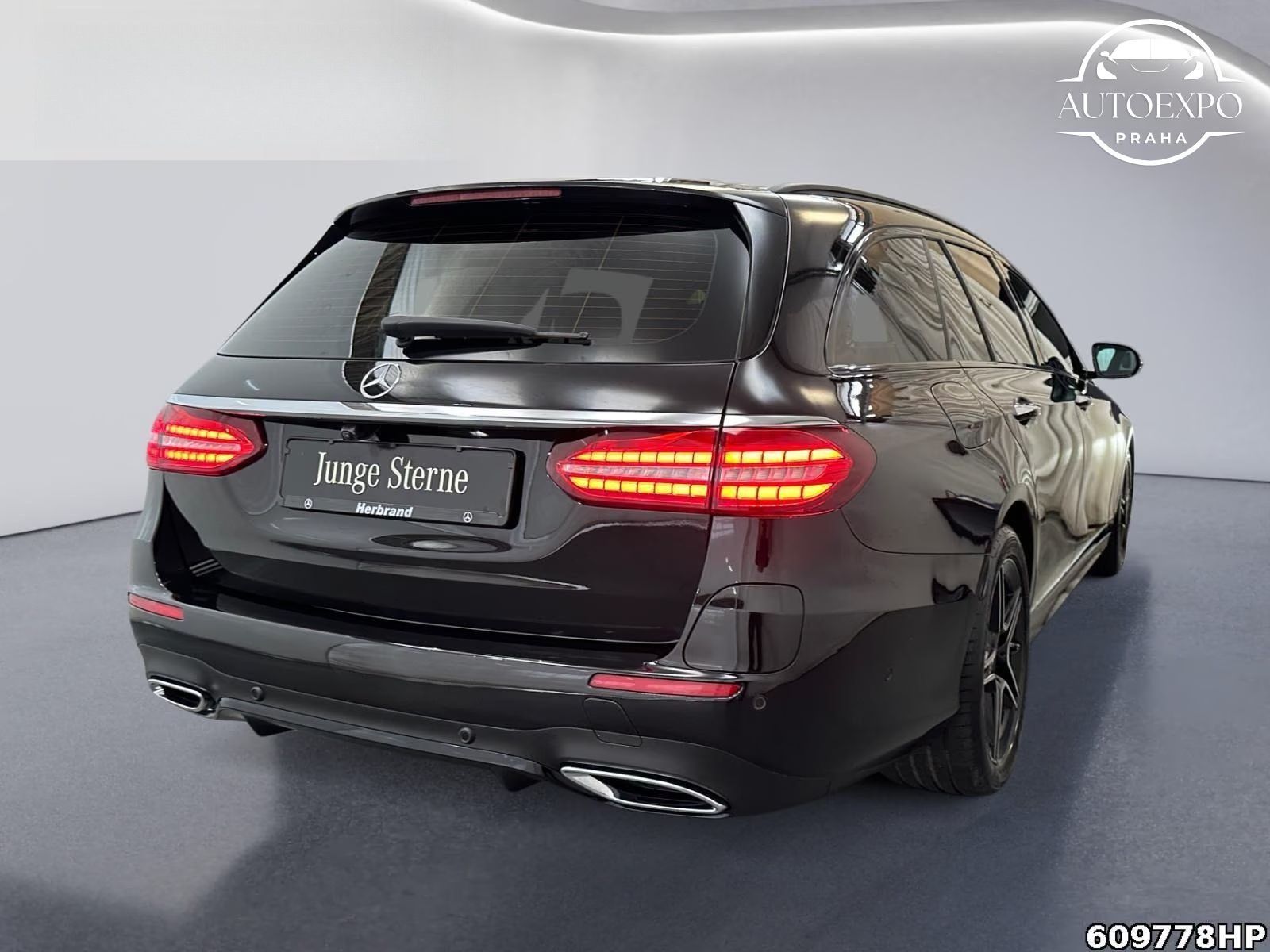 Mercedes-Benz Třídy E, 300de 4M T AMG DISTRONIC - fotka 3