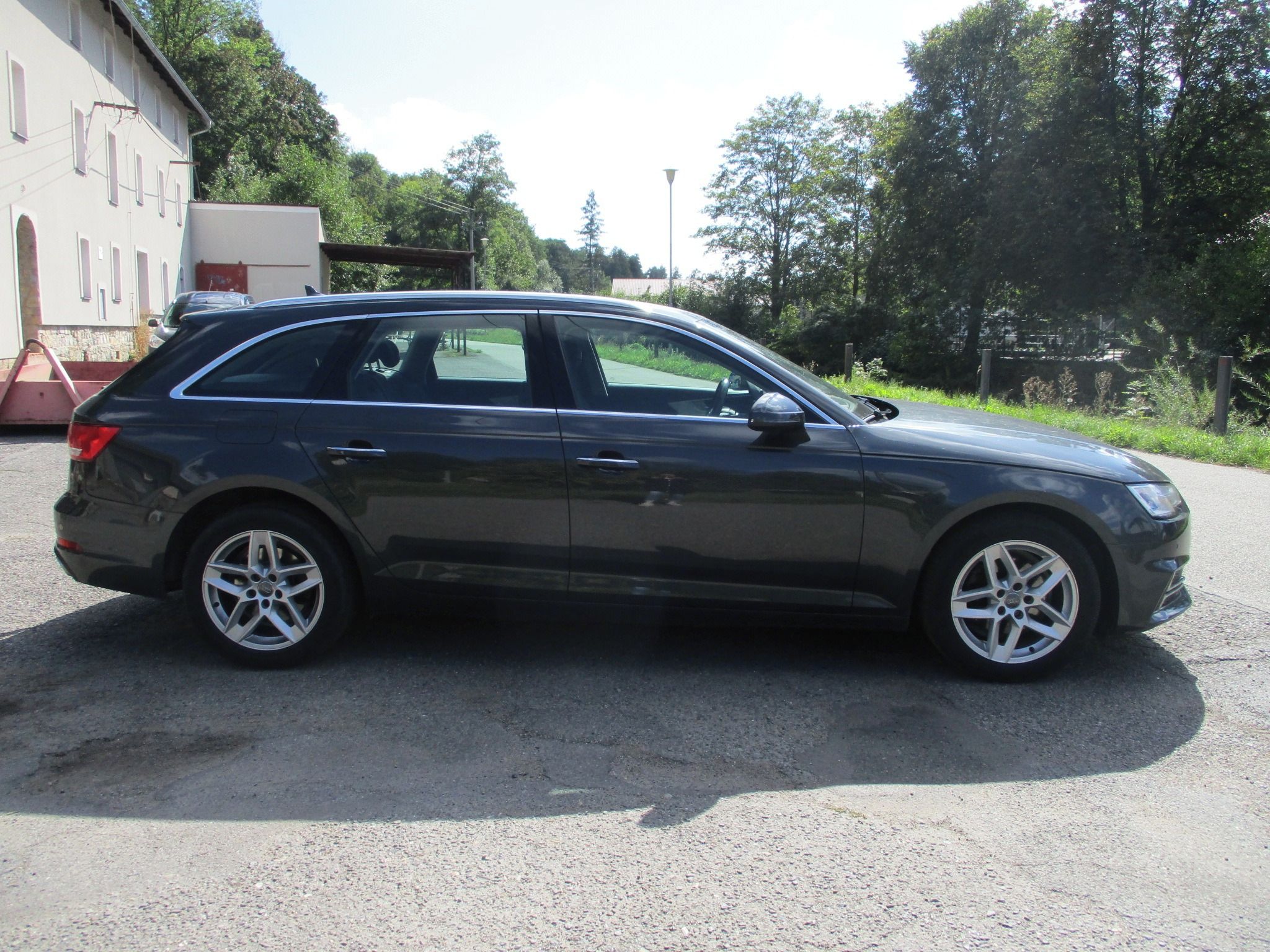 Audi A4 Avant, 2.0 TDi - tažné zařízení - fotka 6