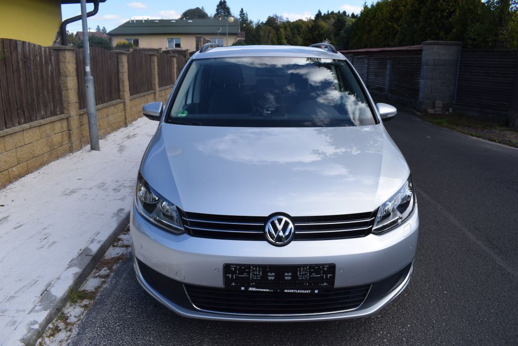 Volkswagen Touran, 1.6 TDI DSG, 77kW, málo KM - fotka 3
