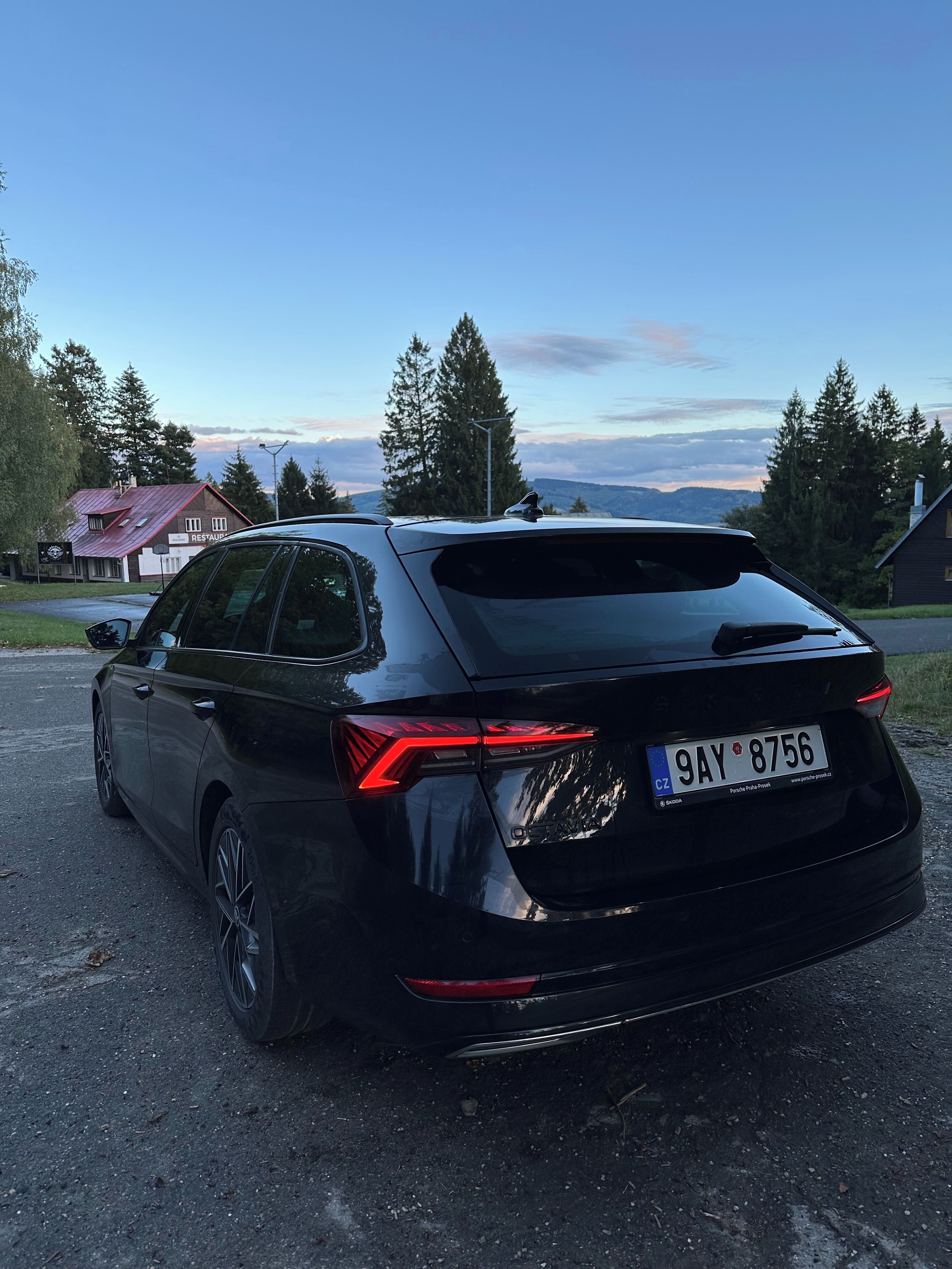 Škoda Octavia, Sportline 2TDI 110 kW - fotka 4