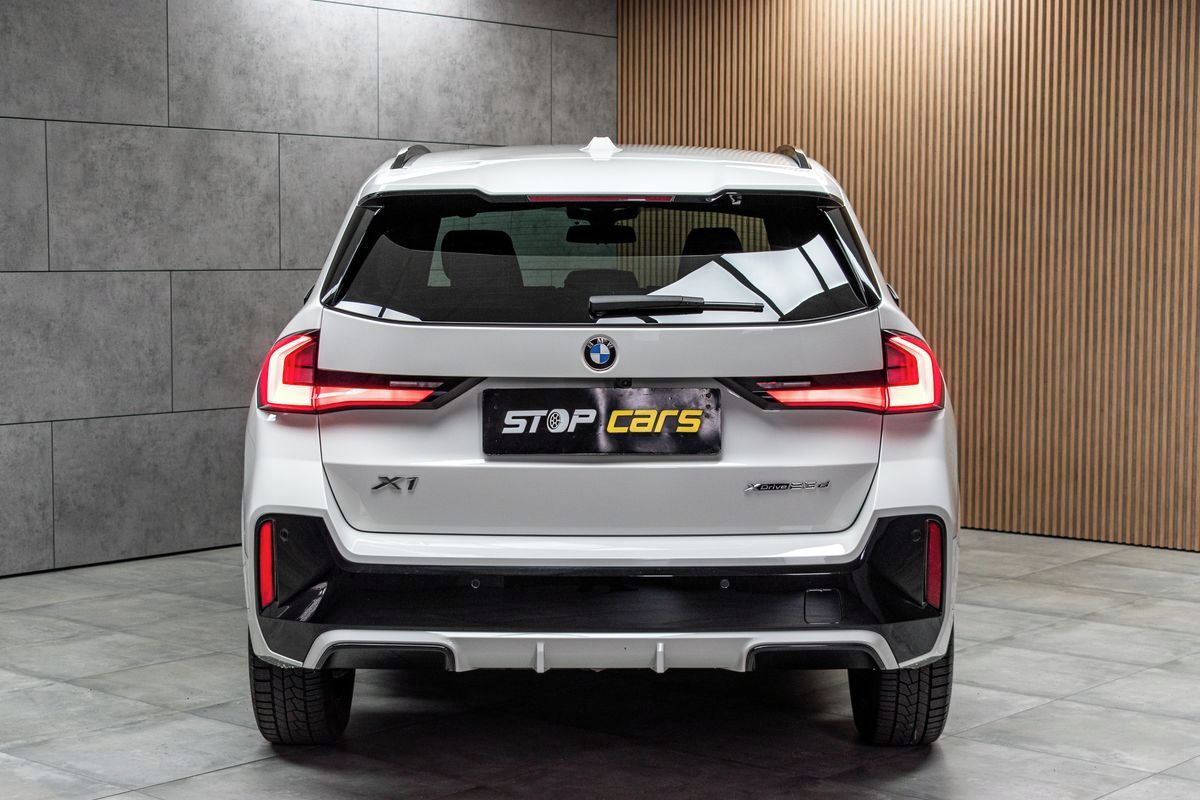 BMW X1, xDrive23d ///M*TAŽNÉ*KESSY* - fotka 6