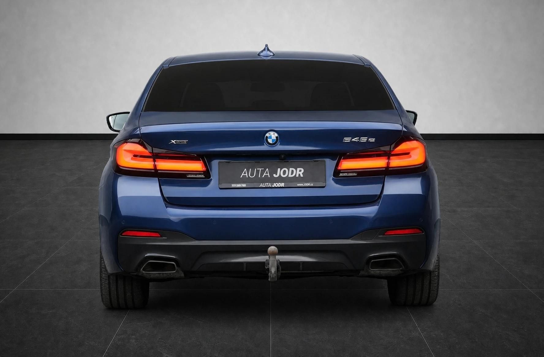BMW Řada 5, 545e xDríve, ČR, Ventilace - fotka 4