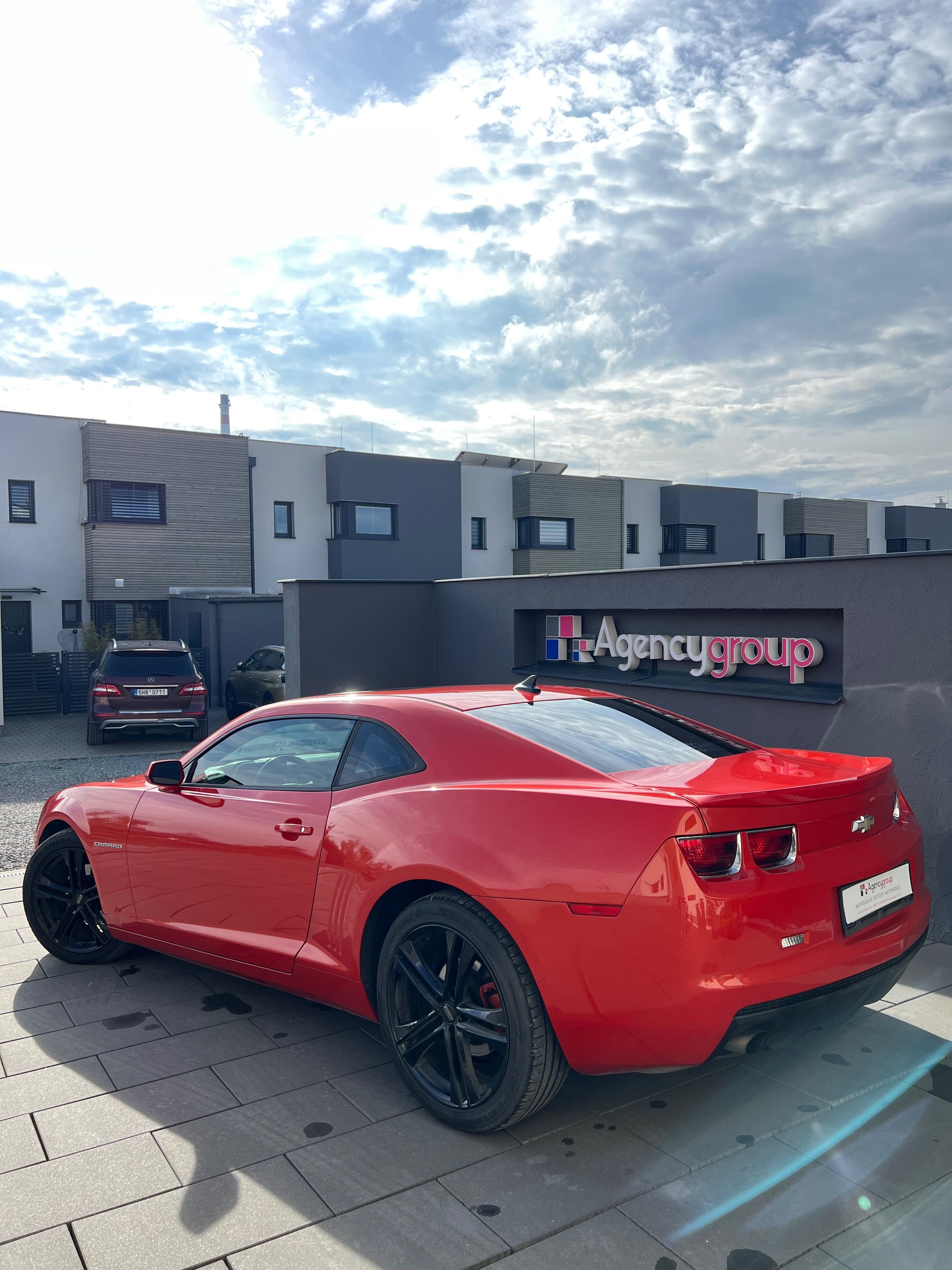 Chevrolet Camaro, 330hp JAKO NOVÉ - fotka 3