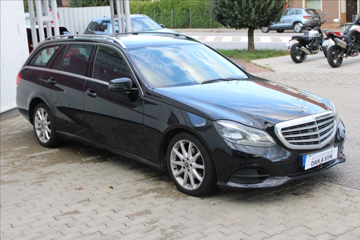 Mercedes-Benz Třídy E, 2,1 200 BLUETEC At. - fotka 2