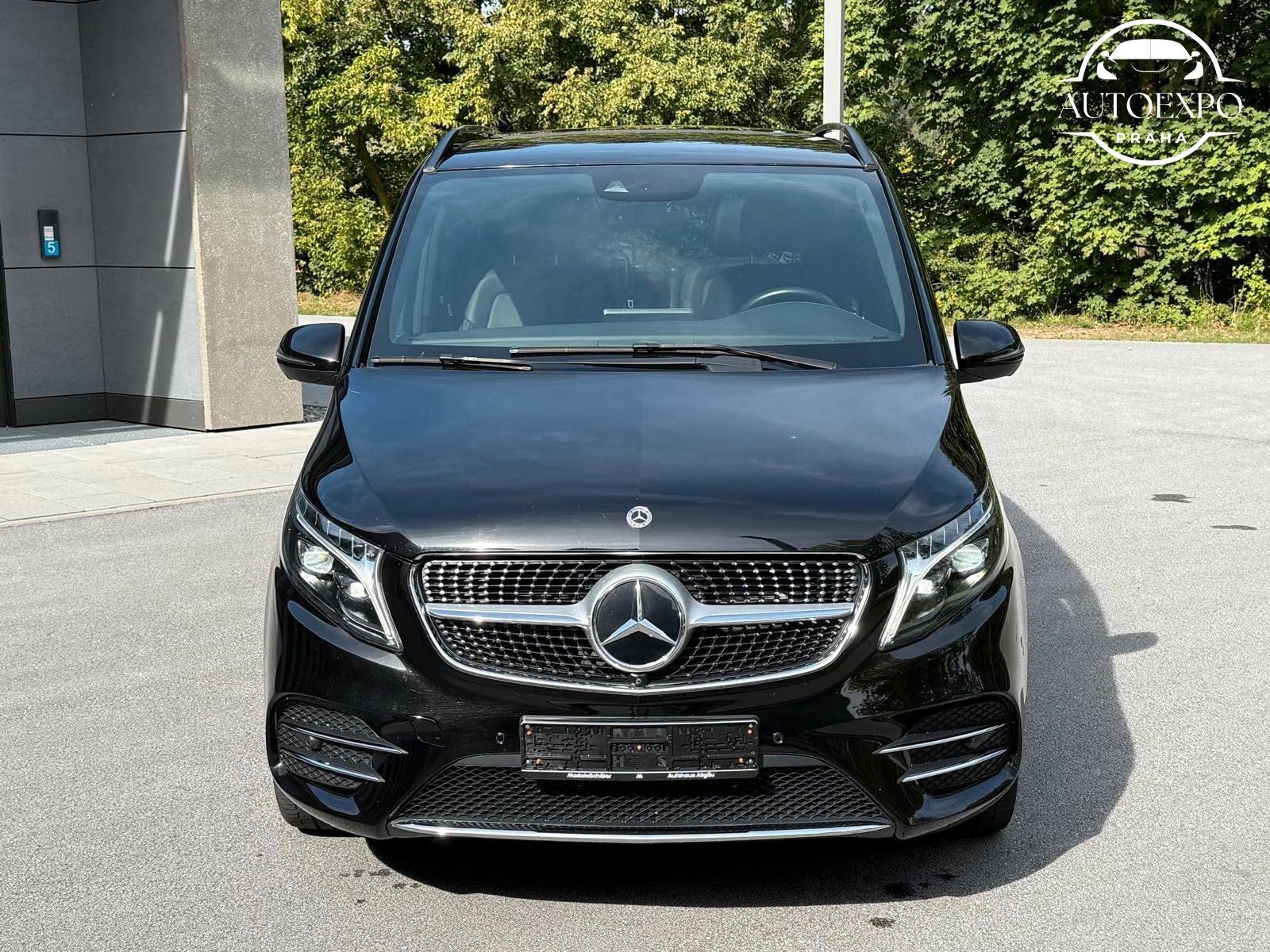 Mercedes-Benz Třídy V, 300d EXCLUSIV*4MATIC Long AMG* - fotka 3