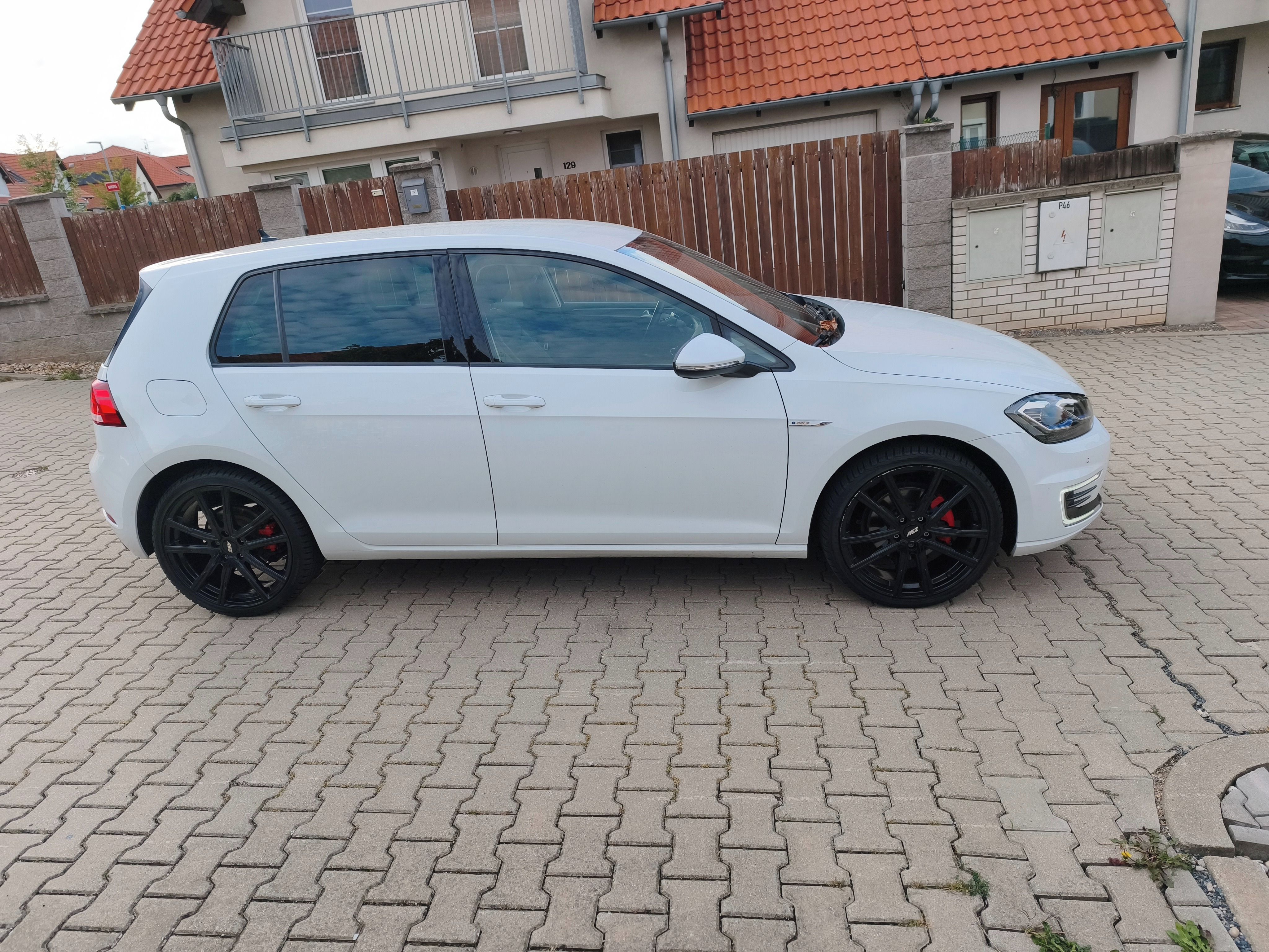 Volkswagen e-Golf, TČ*DigiKokp*vyhřev*ACC*SoH91% - fotka 6