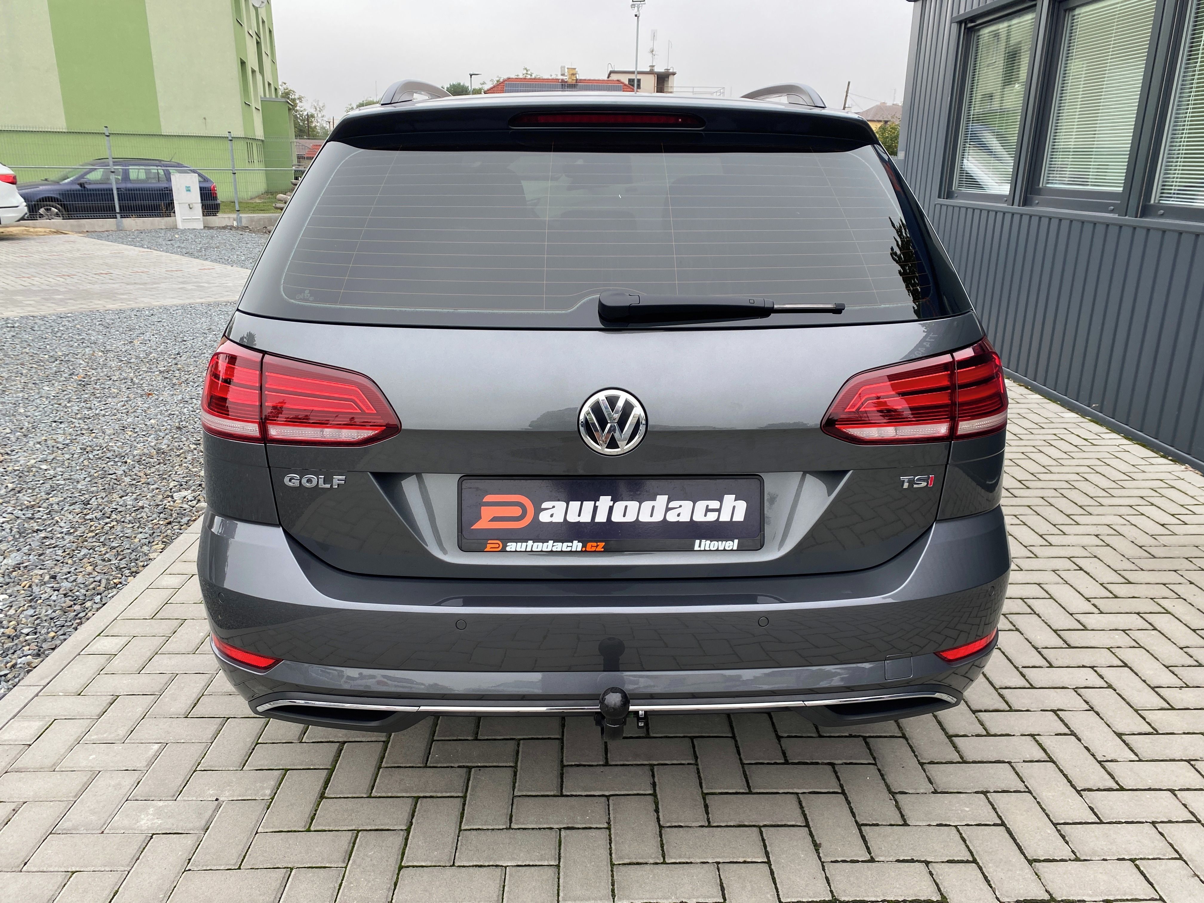 Volkswagen Golf, 1.4 TSI 92kW-1xMAJ.-LED- ACC - fotka 4