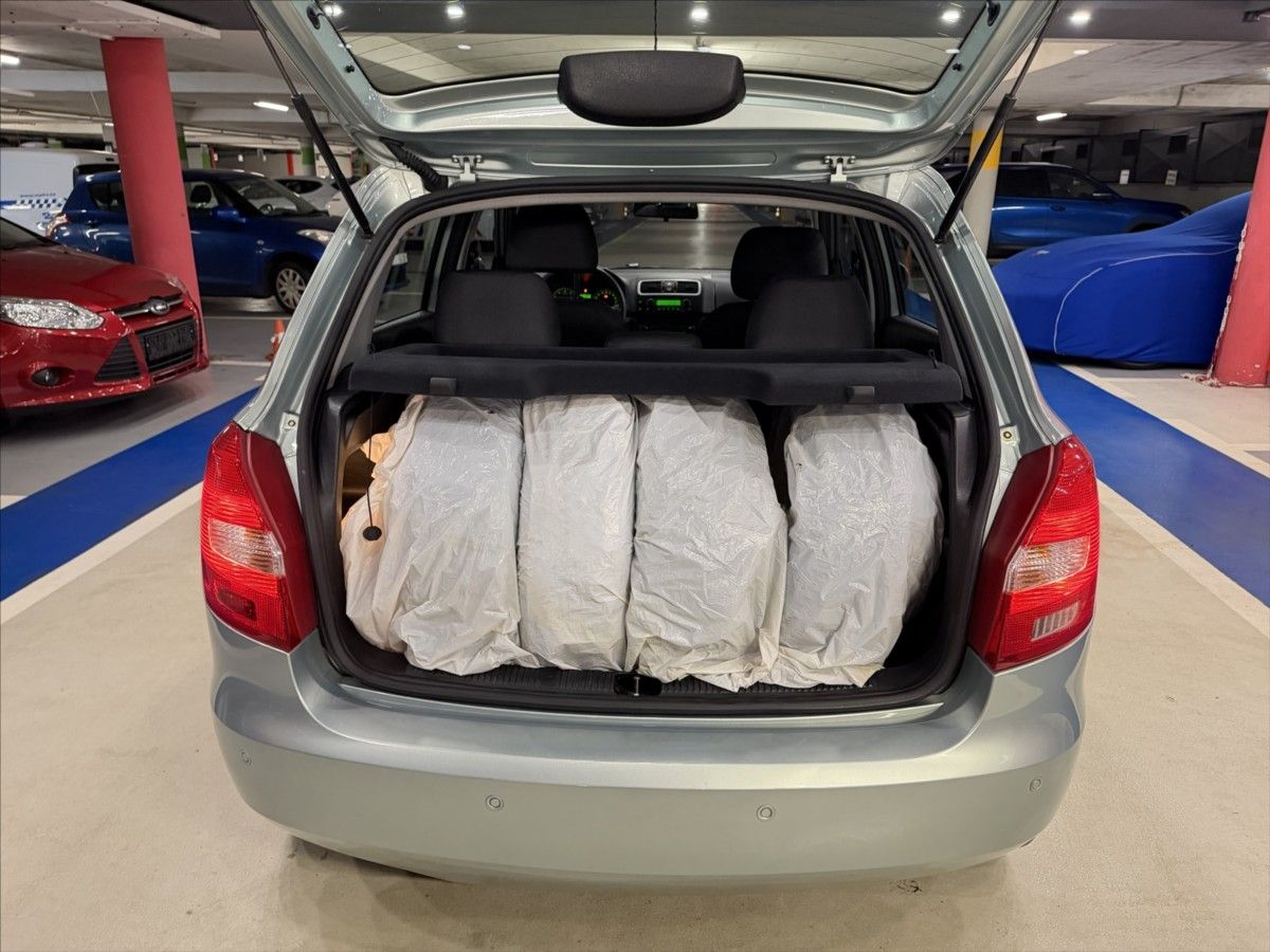 Škoda Fabia, 1,6 i 16v  AMBIENTE - fotka 5