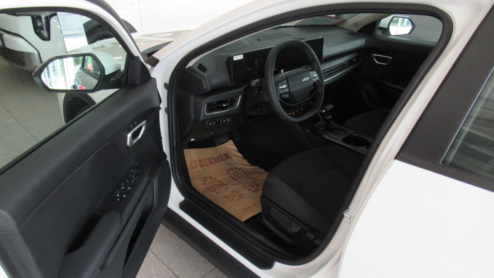 Kia K4, 1,6 T-GDi GPF 7DCT SPIN 110 KW - fotka 3