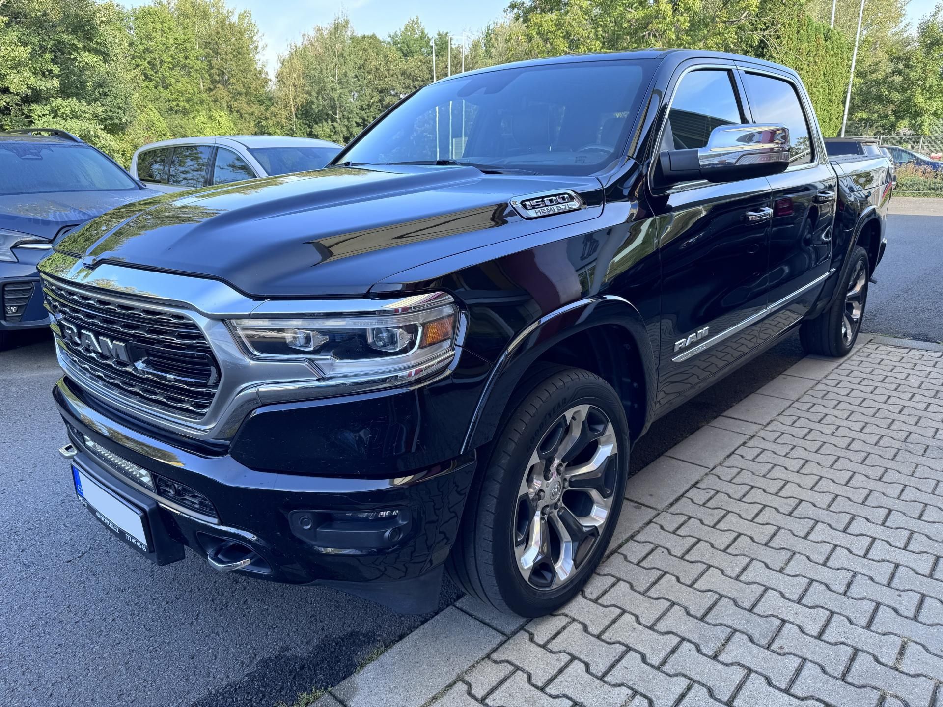 RAM 1500, 5,7 HEMI Limited NEBOURANÉ