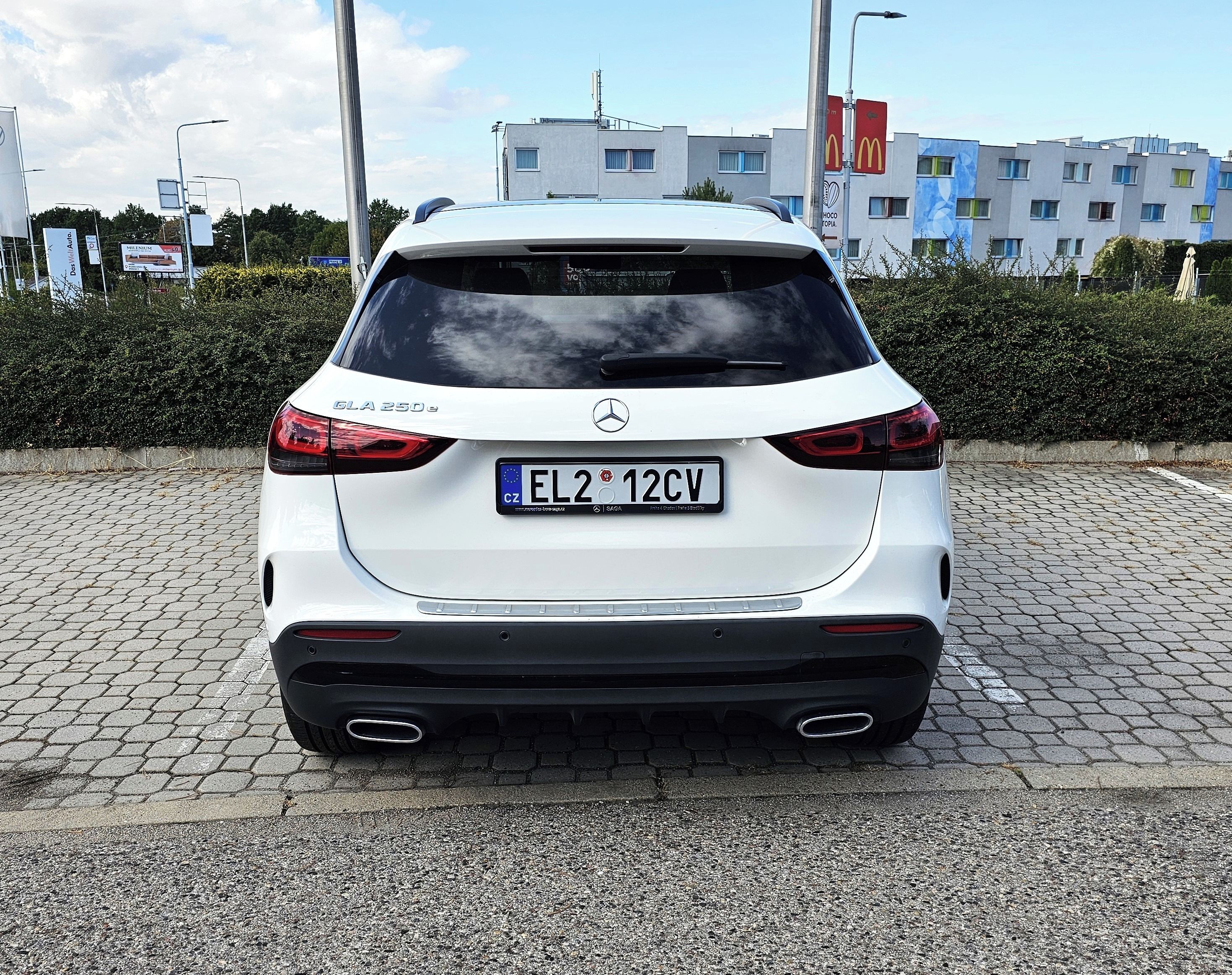 Mercedes-Benz GLA, 250e AMG line DPH - fotka 5