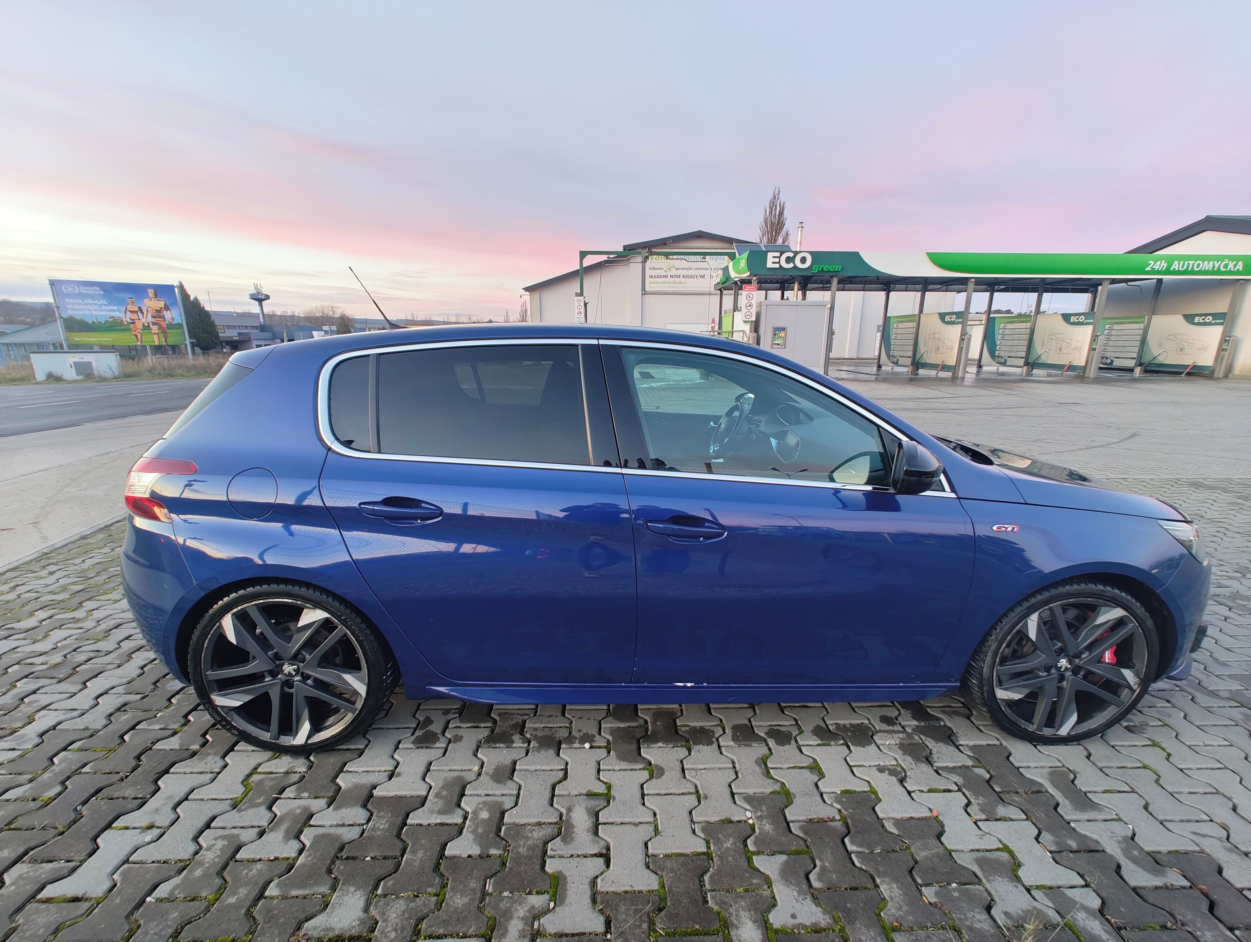 Peugeot 308, Peugeot 308 GTI 200kW 1.6THP - fotka 2