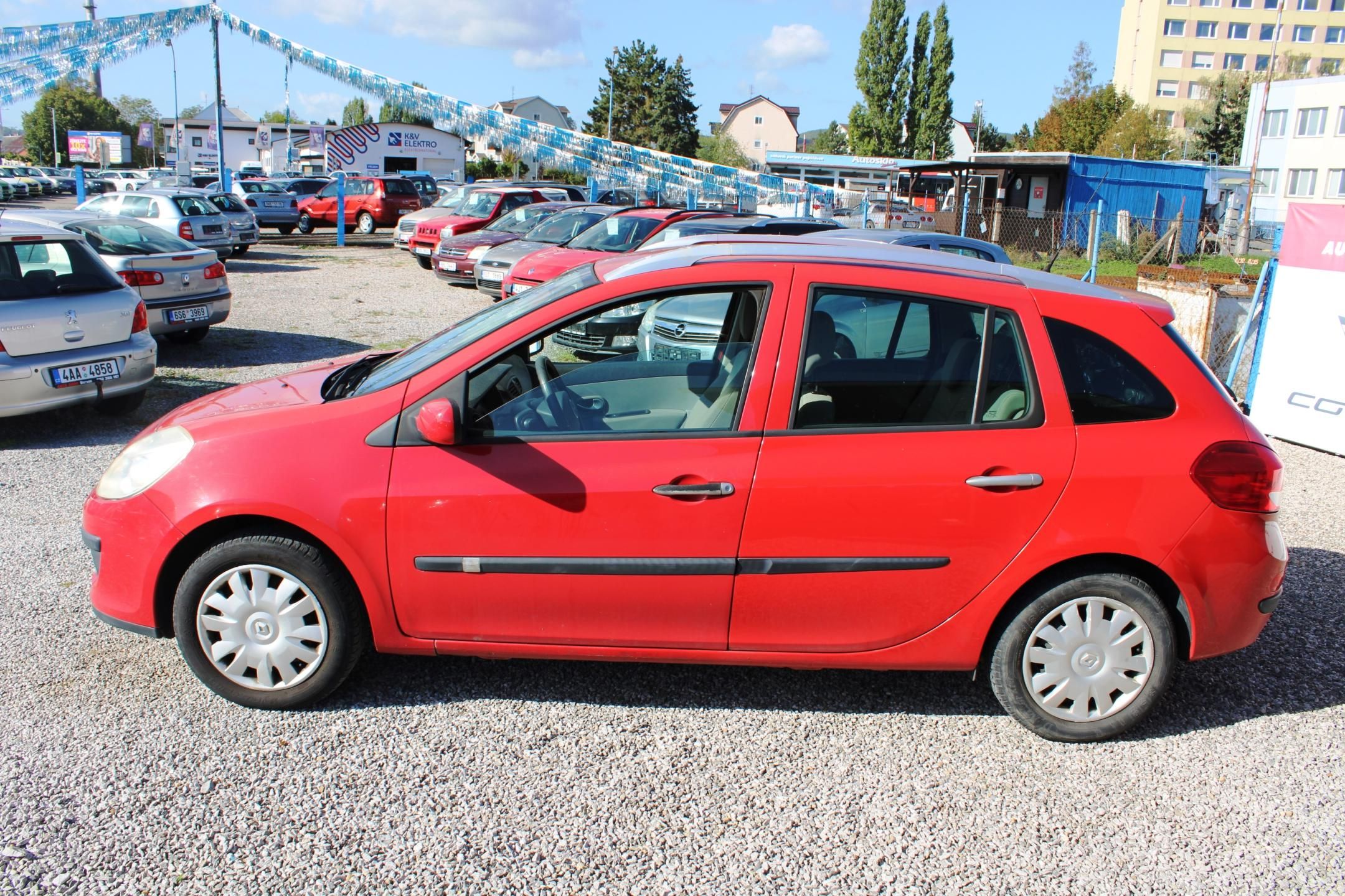 Renault Clio, 1,2i KLIMA EL.OKNA TEMPOMAT - fotka 4