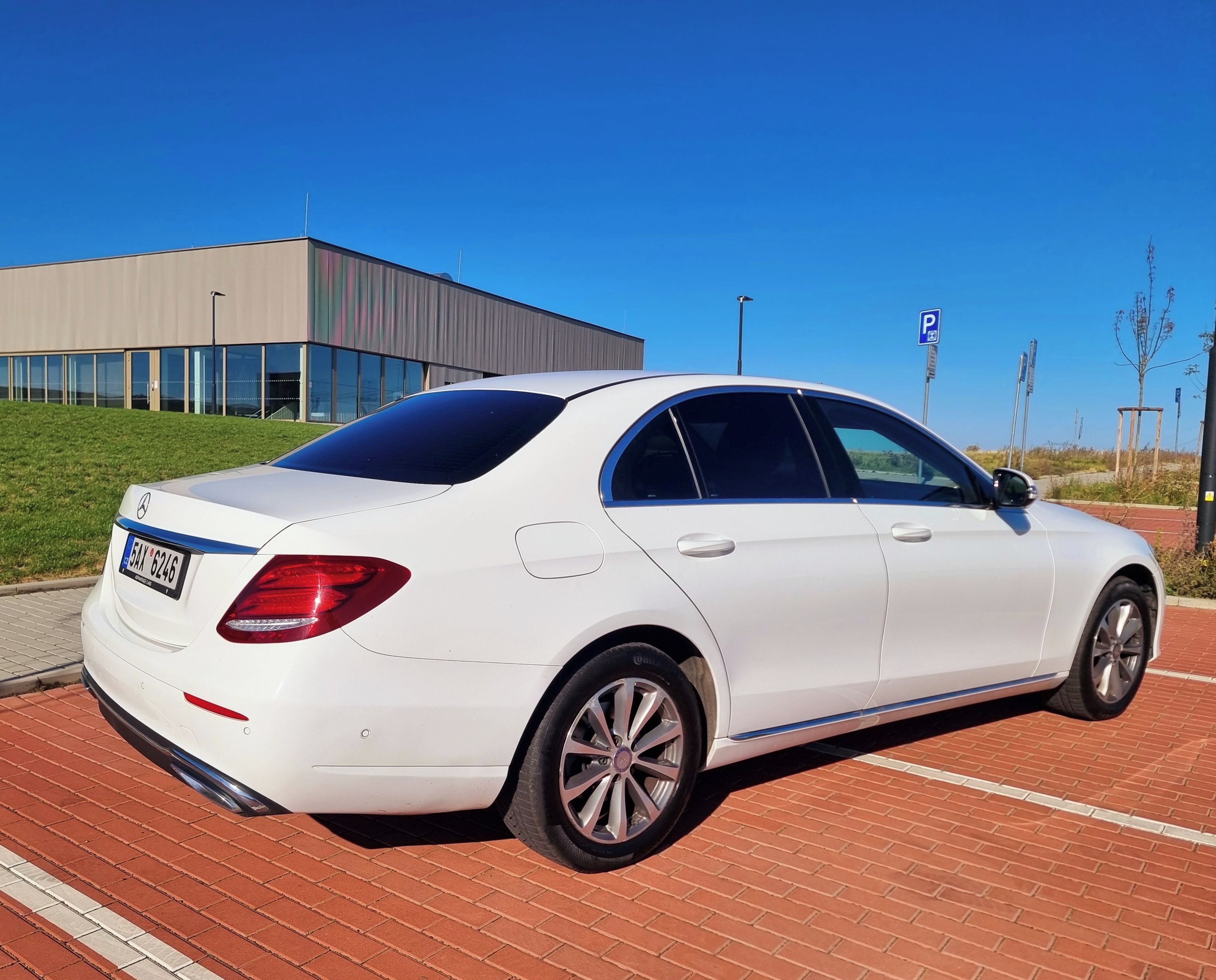 Mercedes-Benz Třídy E, E220d - odpočet DPH - fotka 2