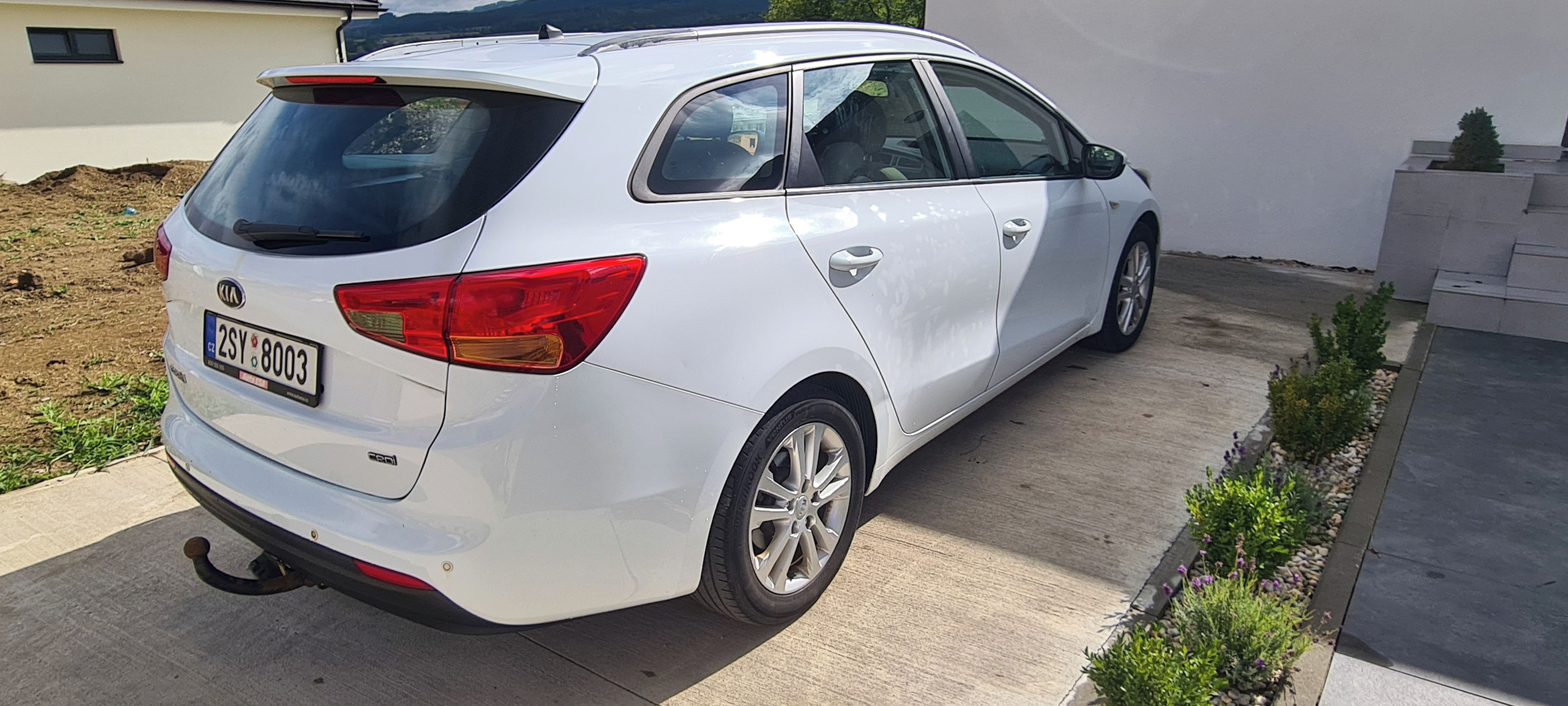 Kia Cee´d, 1,6 CRDi - fotka 3